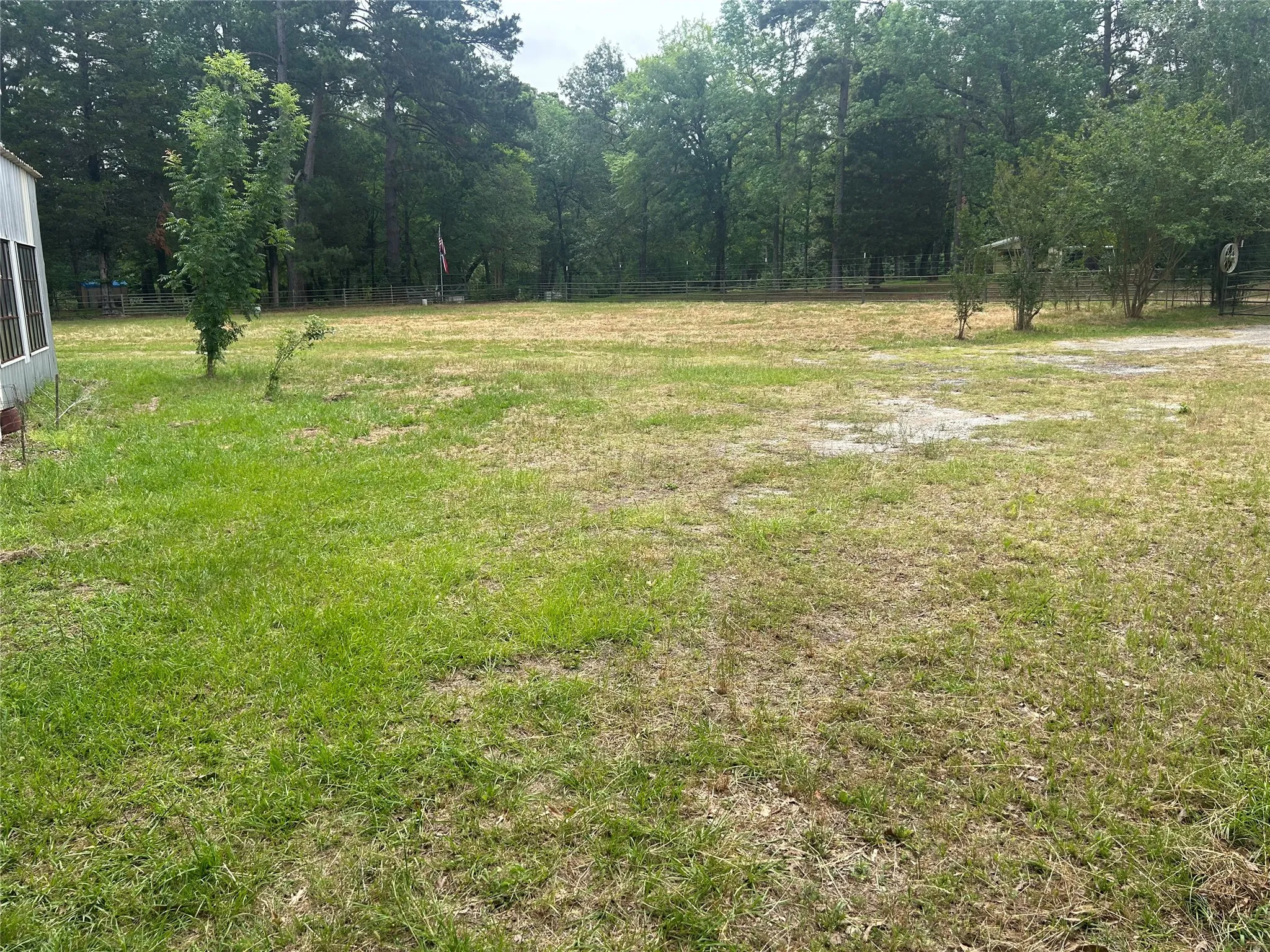 Manufactured Home For Sale in Van Zandt County , 895 VZ CR 4917, Ben Wheeler, Texas 75754, 2 Bedroom, 2 Bathroom, Garage spaces, 1,248 Sqft, built in 1977, mls#21315843, Real Estate Agent in Ben Wheeler, Homes For Sale in Van Zandt county, Homes For Sale in Ben Wheeler, Realtor in Ben Wheeler Texas, Real Estate Brokerage Independent Realty Texas, Luminita Cordes Realtor