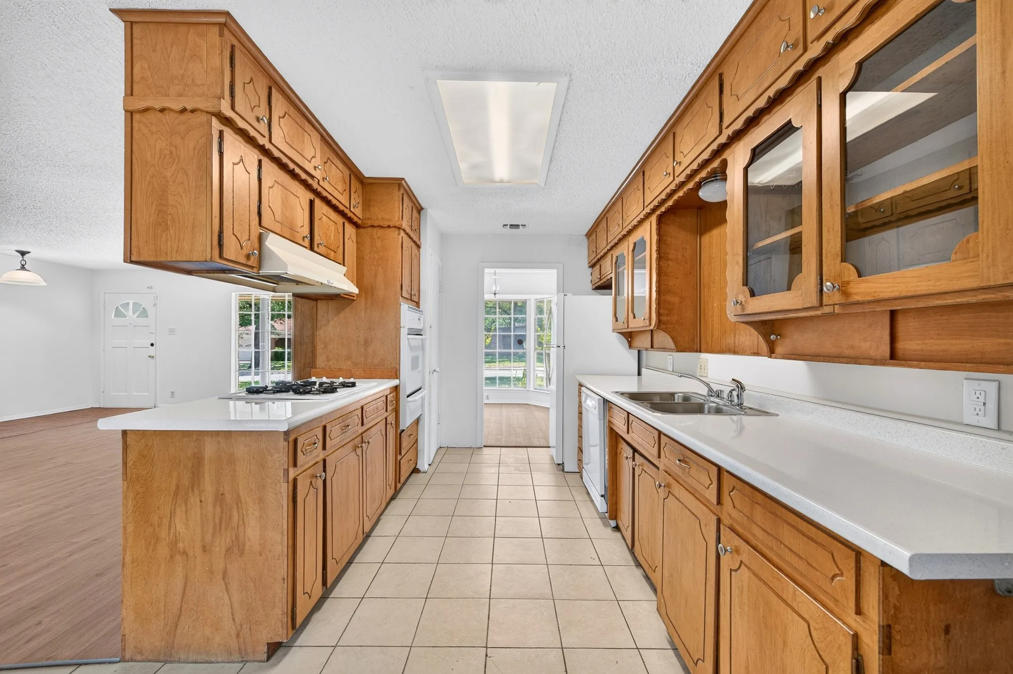 Single Family Residence For Sale in Tarrant County , 3505 Oak Haven Drive, Forest Hill, Texas 76119, 4 Bedroom, 2 Bathroom, 2 Garage spaces, 1,672 Sqft, built in 1966, mls#21262486, Real Estate Agent in Forest Hill, Homes For Sale in Tarrant county, Homes For Sale in Forest Hill, Realtor in Forest Hill Texas, Real Estate Brokerage Independent Realty Texas, Luminita Cordes Realtor