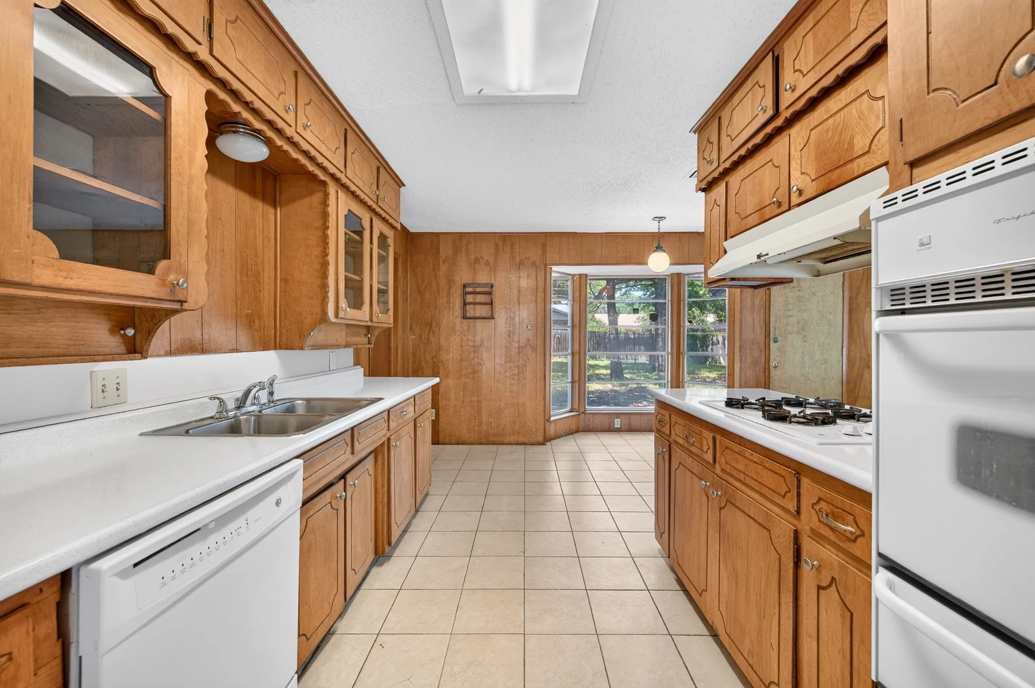 Single Family Residence For Sale in Tarrant County , 3505 Oak Haven Drive, Forest Hill, Texas 76119, 4 Bedroom, 2 Bathroom, 2 Garage spaces, 1,672 Sqft, built in 1966, mls#21262486, Real Estate Agent in Forest Hill, Homes For Sale in Tarrant county, Homes For Sale in Forest Hill, Realtor in Forest Hill Texas, Real Estate Brokerage Independent Realty Texas, Luminita Cordes Realtor
