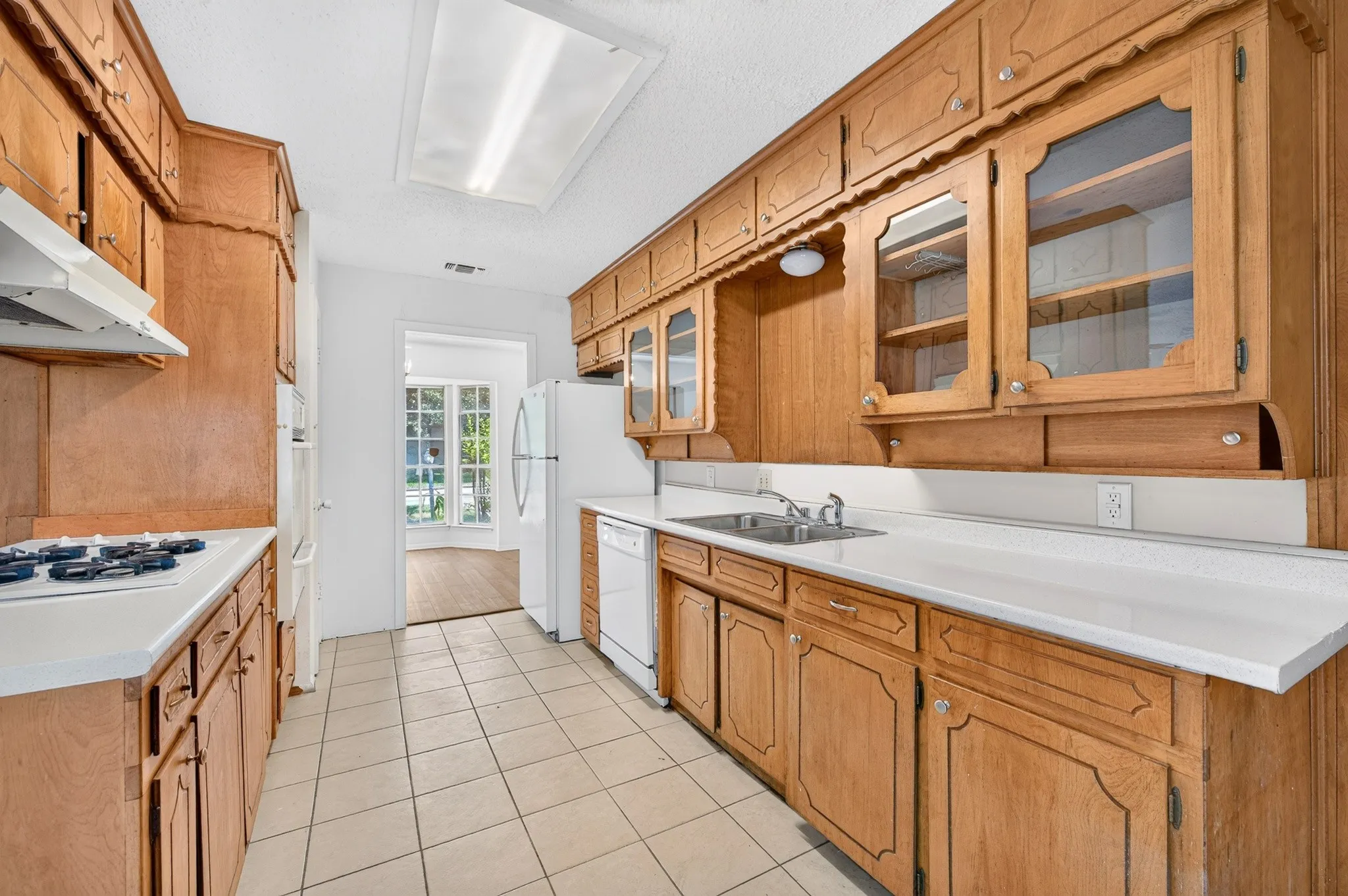 Single Family Residence For Sale in Tarrant County , 3505 Oak Haven Drive, Forest Hill, Texas 76119, 4 Bedroom, 2 Bathroom, 2 Garage spaces, 1,672 Sqft, built in 1966, mls#21262486, Real Estate Agent in Forest Hill, Homes For Sale in Tarrant county, Homes For Sale in Forest Hill, Realtor in Forest Hill Texas, Real Estate Brokerage Independent Realty Texas, Luminita Cordes Realtor