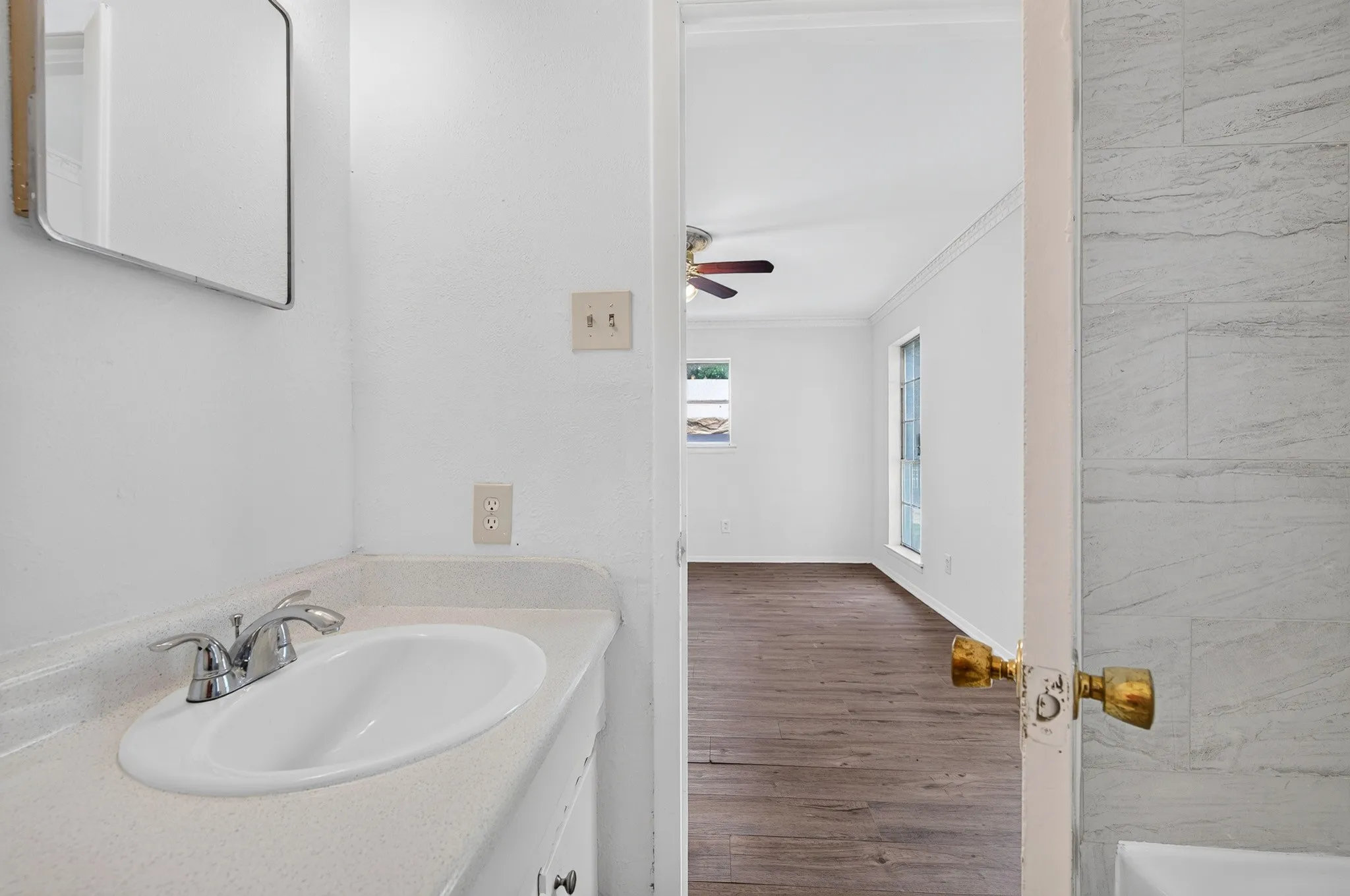 Single Family Residence For Sale in Tarrant County , 3505 Oak Haven Drive, Forest Hill, Texas 76119, 4 Bedroom, 2 Bathroom, 2 Garage spaces, 1,672 Sqft, built in 1966, mls#21262486, Real Estate Agent in Forest Hill, Homes For Sale in Tarrant county, Homes For Sale in Forest Hill, Realtor in Forest Hill Texas, Real Estate Brokerage Independent Realty Texas, Luminita Cordes Realtor