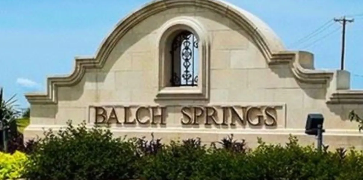 Single Family Residence For Sale in Dallas County , 3016 DEEPWELL Road, Balch Springs, Texas 75180, 3 Bedroom, 3 Bathroom, Garage spaces, 2,300 Sqft, built in 1950, mls#21337518, Real Estate Agent in Balch Springs, Homes For Sale in Dallas county, Homes For Sale in Balch Springs, Realtor in Balch Springs Texas, Real Estate Brokerage Independent Realty Texas, Luminita Cordes Realtor