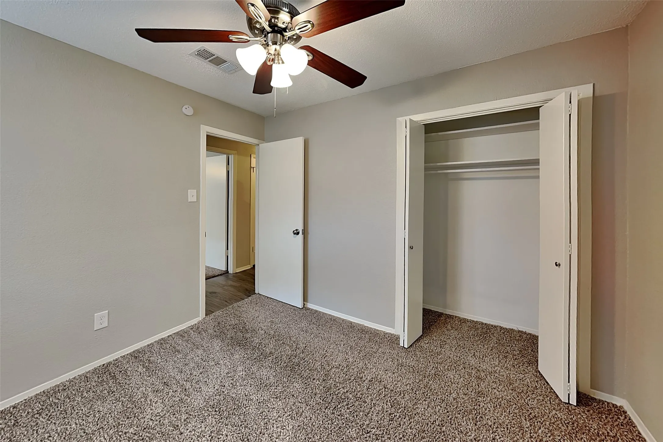 Single Family Residence For Rent in Tarrant County , 2020 Chattanooga Drive, Bedford, Texas 76022, 3 Bedroom, 2 Bathroom, 2 Garage spaces, 1,437 Sqft, built in 1966, mls#21341899, Real Estate Agent in Bedford, Homes For Rent in Tarrant county, Homes For Rent in Bedford, Realtor in Bedford Texas, Real Estate Brokerage Independent Realty Texas, Luminita Cordes Realtor