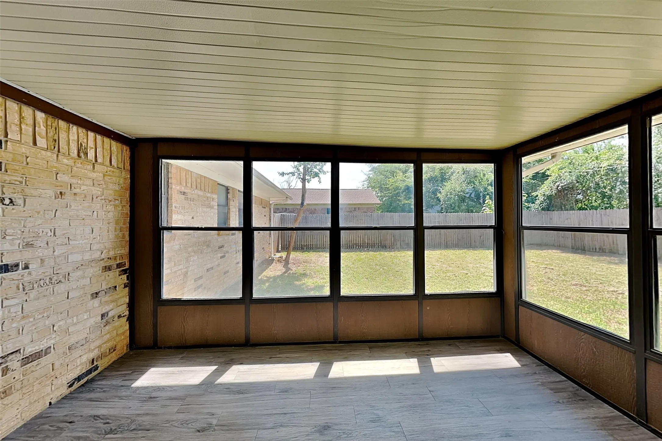 Single Family Residence For Rent in Tarrant County , 2020 Chattanooga Drive, Bedford, Texas 76022, 3 Bedroom, 2 Bathroom, 2 Garage spaces, 1,437 Sqft, built in 1966, mls#21341899, Real Estate Agent in Bedford, Homes For Rent in Tarrant county, Homes For Rent in Bedford, Realtor in Bedford Texas, Real Estate Brokerage Independent Realty Texas, Luminita Cordes Realtor