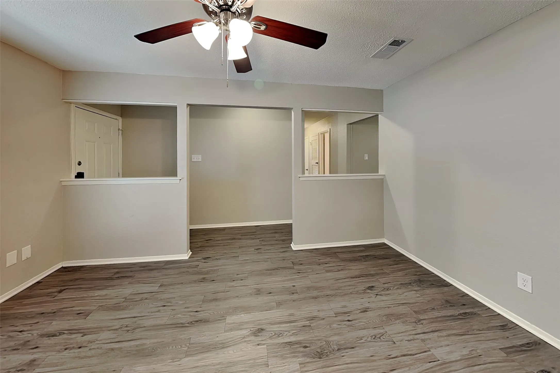 Single Family Residence For Rent in Tarrant County , 2020 Chattanooga Drive, Bedford, Texas 76022, 3 Bedroom, 2 Bathroom, 2 Garage spaces, 1,437 Sqft, built in 1966, mls#21341899, Real Estate Agent in Bedford, Homes For Rent in Tarrant county, Homes For Rent in Bedford, Realtor in Bedford Texas, Real Estate Brokerage Independent Realty Texas, Luminita Cordes Realtor
