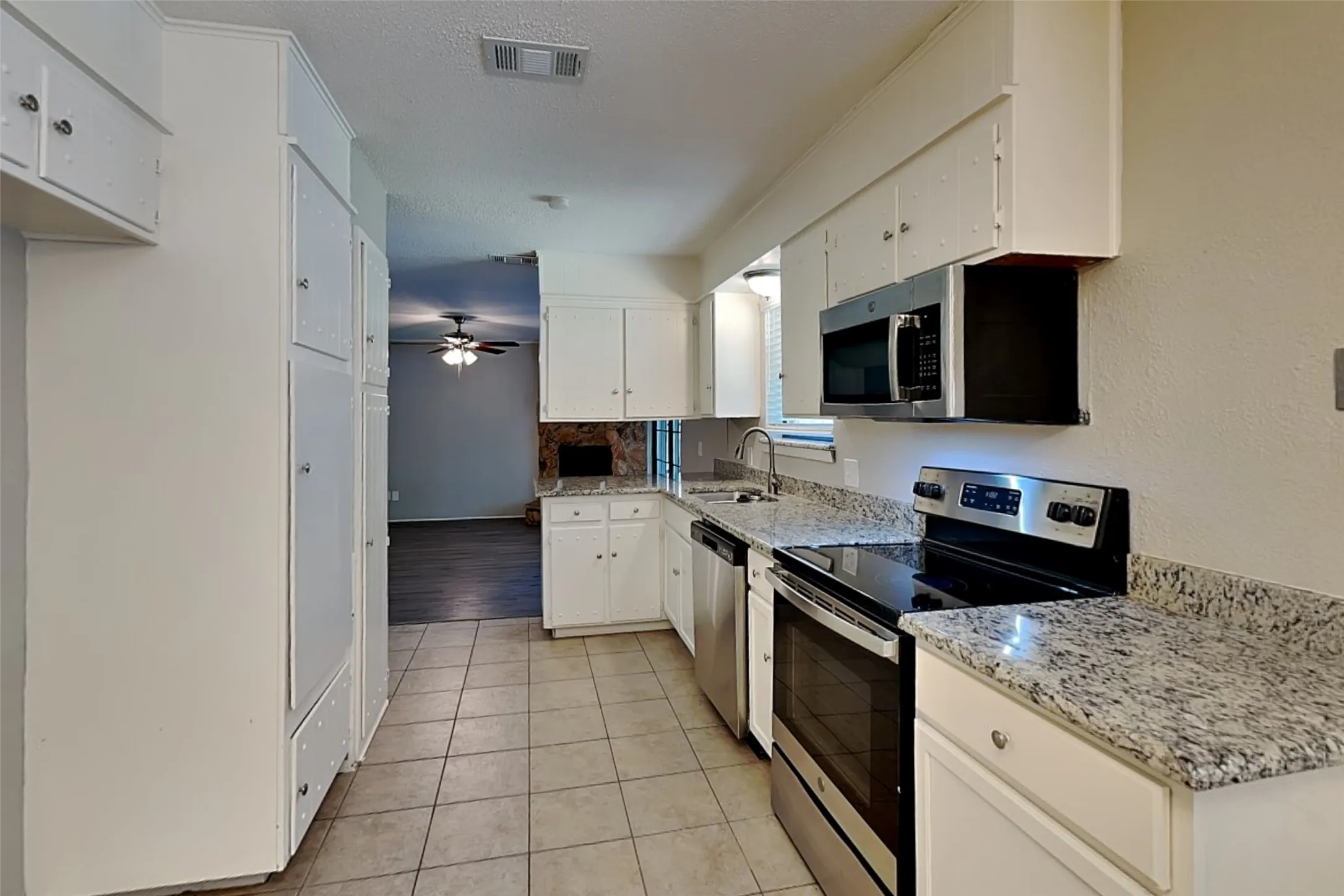 Single Family Residence For Rent in Tarrant County , 2020 Chattanooga Drive, Bedford, Texas 76022, 3 Bedroom, 2 Bathroom, 2 Garage spaces, 1,437 Sqft, built in 1966, mls#21341899, Real Estate Agent in Bedford, Homes For Rent in Tarrant county, Homes For Rent in Bedford, Realtor in Bedford Texas, Real Estate Brokerage Independent Realty Texas, Luminita Cordes Realtor