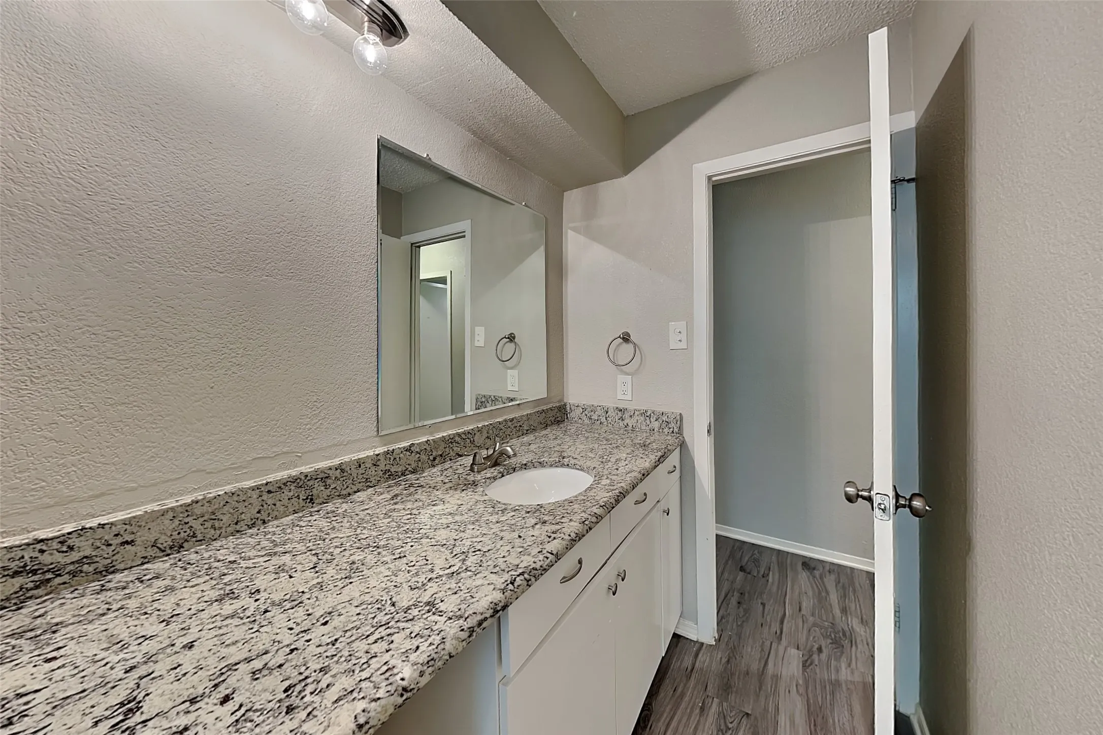 Single Family Residence For Rent in Tarrant County , 2020 Chattanooga Drive, Bedford, Texas 76022, 3 Bedroom, 2 Bathroom, 2 Garage spaces, 1,437 Sqft, built in 1966, mls#21341899, Real Estate Agent in Bedford, Homes For Rent in Tarrant county, Homes For Rent in Bedford, Realtor in Bedford Texas, Real Estate Brokerage Independent Realty Texas, Luminita Cordes Realtor
