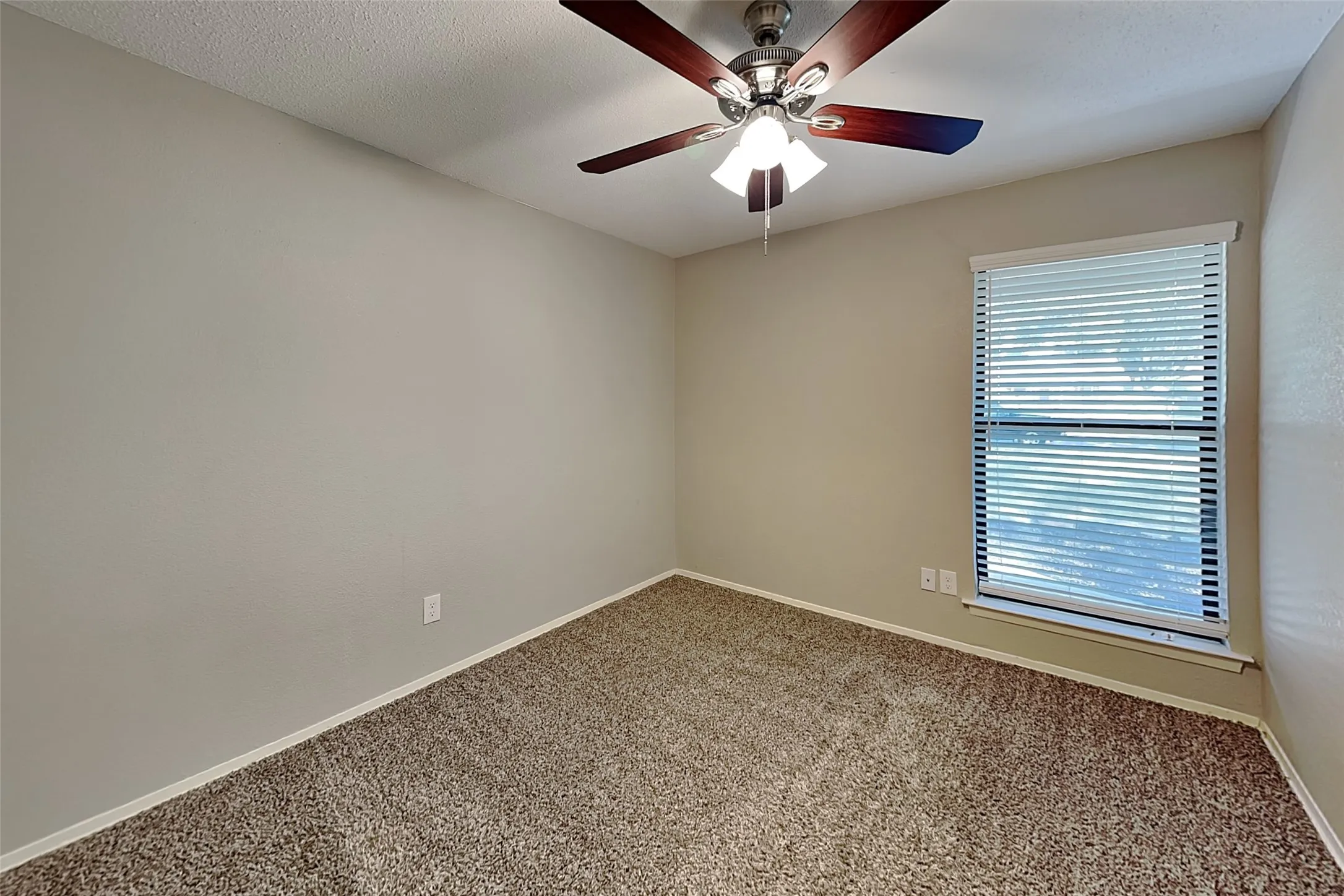 Single Family Residence For Rent in Tarrant County , 2020 Chattanooga Drive, Bedford, Texas 76022, 3 Bedroom, 2 Bathroom, 2 Garage spaces, 1,437 Sqft, built in 1966, mls#21341899, Real Estate Agent in Bedford, Homes For Rent in Tarrant county, Homes For Rent in Bedford, Realtor in Bedford Texas, Real Estate Brokerage Independent Realty Texas, Luminita Cordes Realtor