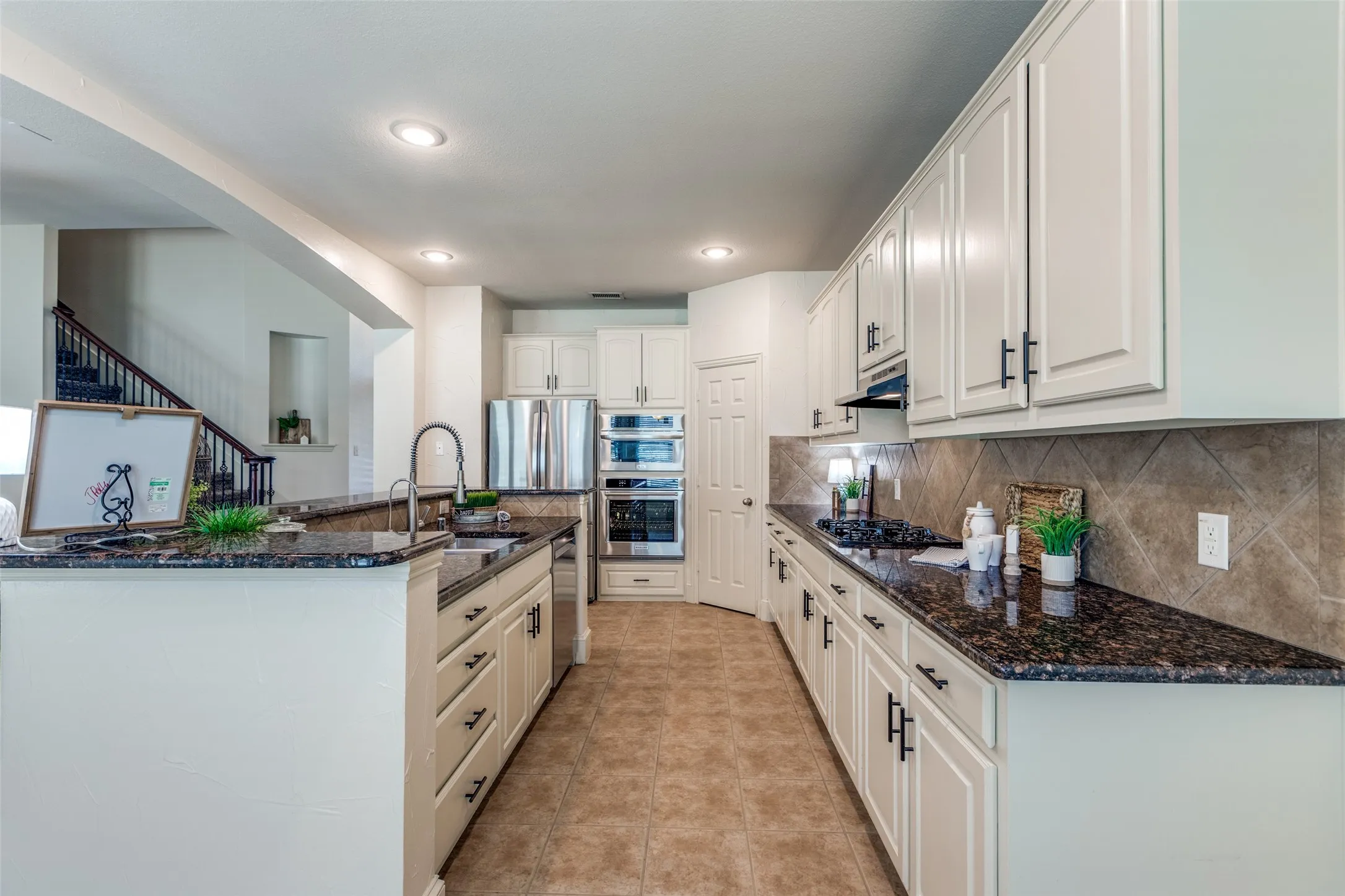 Single Family Residence For Sale in Collin County , 3516 Lindale Drive, Mc Kinney, Texas 75072, 4 Bedroom, 3 Bathroom, 2 Garage spaces, 2,478 Sqft, built in 2003, mls#21341890, Real Estate Agent in Mc Kinney, Homes For Sale in Collin county, Homes For Sale in Mc Kinney, Realtor in Mc Kinney Texas, Real Estate Brokerage Independent Realty Texas, Luminita Cordes Realtor