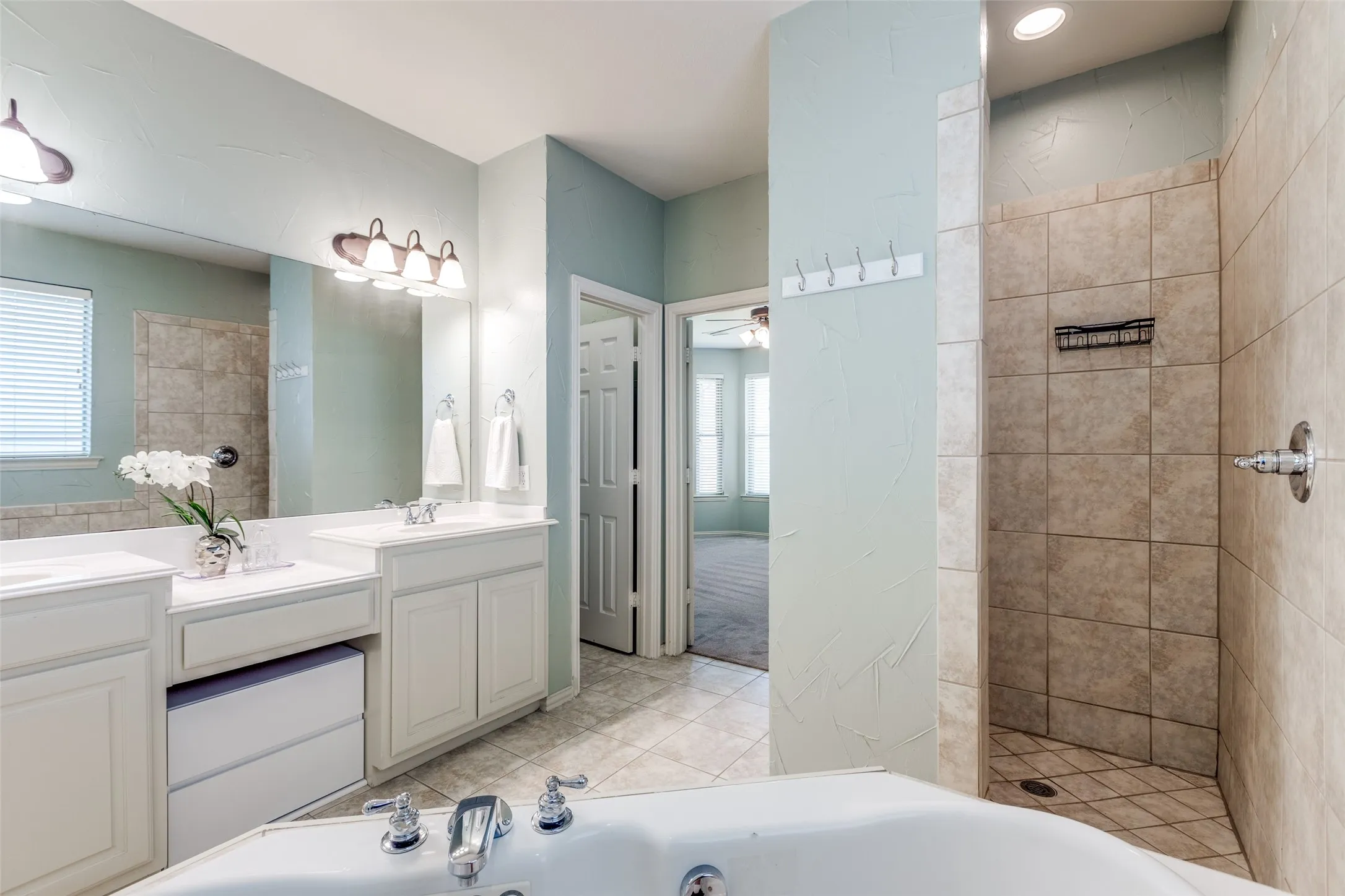 Single Family Residence For Sale in Collin County , 3516 Lindale Drive, Mc Kinney, Texas 75072, 4 Bedroom, 3 Bathroom, 2 Garage spaces, 2,478 Sqft, built in 2003, mls#21341890, Real Estate Agent in Mc Kinney, Homes For Sale in Collin county, Homes For Sale in Mc Kinney, Realtor in Mc Kinney Texas, Real Estate Brokerage Independent Realty Texas, Luminita Cordes Realtor