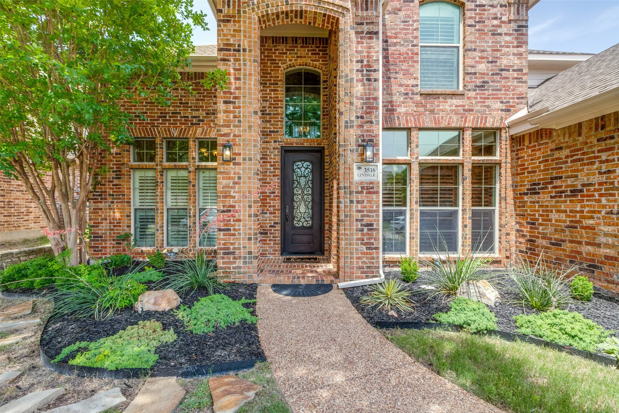 Single Family Residence For Sale in Collin County , 3516 Lindale Drive, Mc Kinney, Texas 75072, 4 Bedroom, 3 Bathroom, 2 Garage spaces, 2,478 Sqft, built in 2003, mls#21341890, Real Estate Agent in Mc Kinney, Homes For Sale in Collin county, Homes For Sale in Mc Kinney, Realtor in Mc Kinney Texas, Real Estate Brokerage Independent Realty Texas, Luminita Cordes Realtor