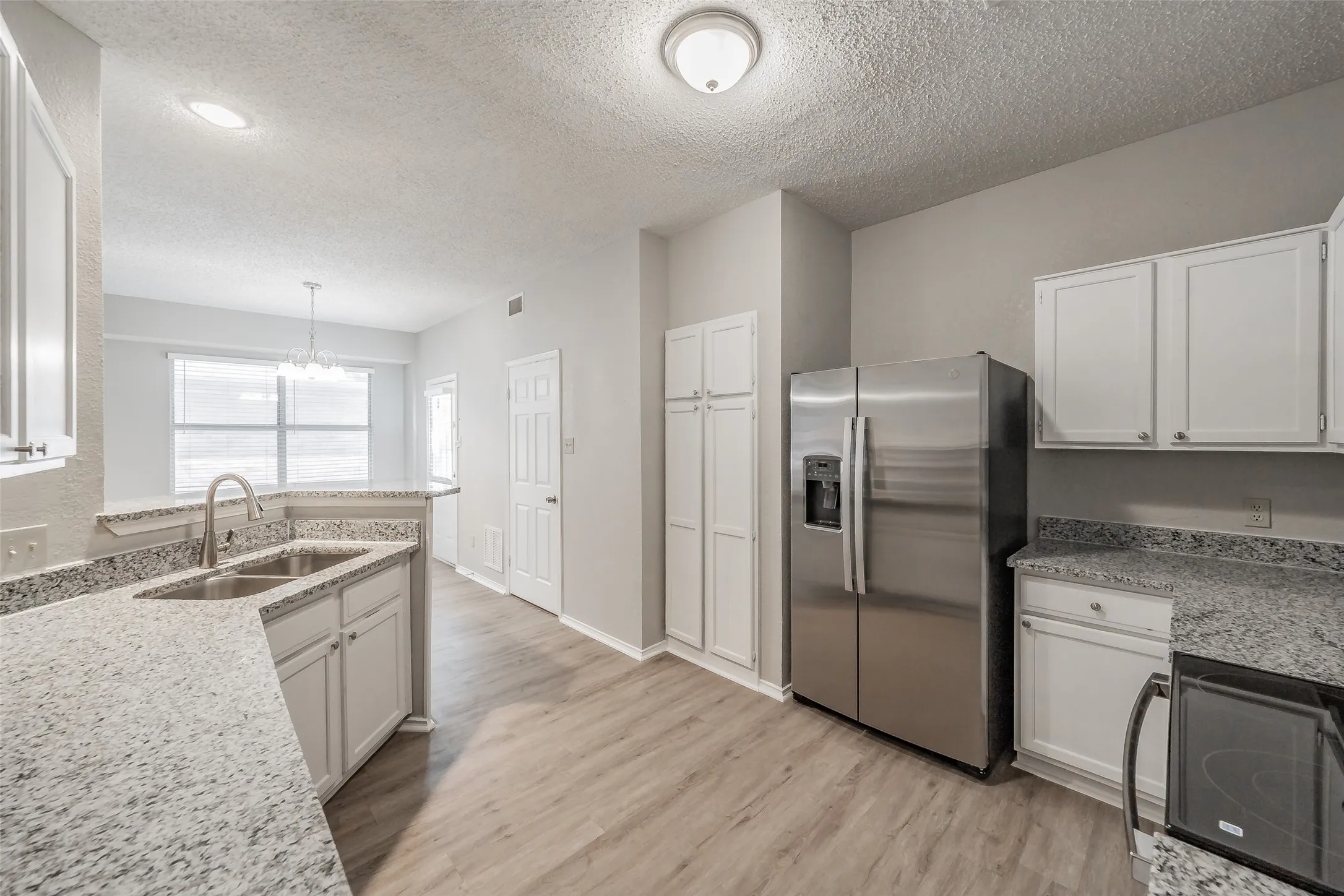 Single Family Residence For Sale in Dallas County , 969 Remington Trail, Mesquite, Texas 75181, 3 Bedroom, 3 Bathroom, 2 Garage spaces, 1,483 Sqft, built in 1989, mls#21341909, Real Estate Agent in Mesquite, Homes For Sale in Dallas county, Homes For Sale in Mesquite, Realtor in Mesquite Texas, Real Estate Brokerage Independent Realty Texas, Luminita Cordes Realtor
