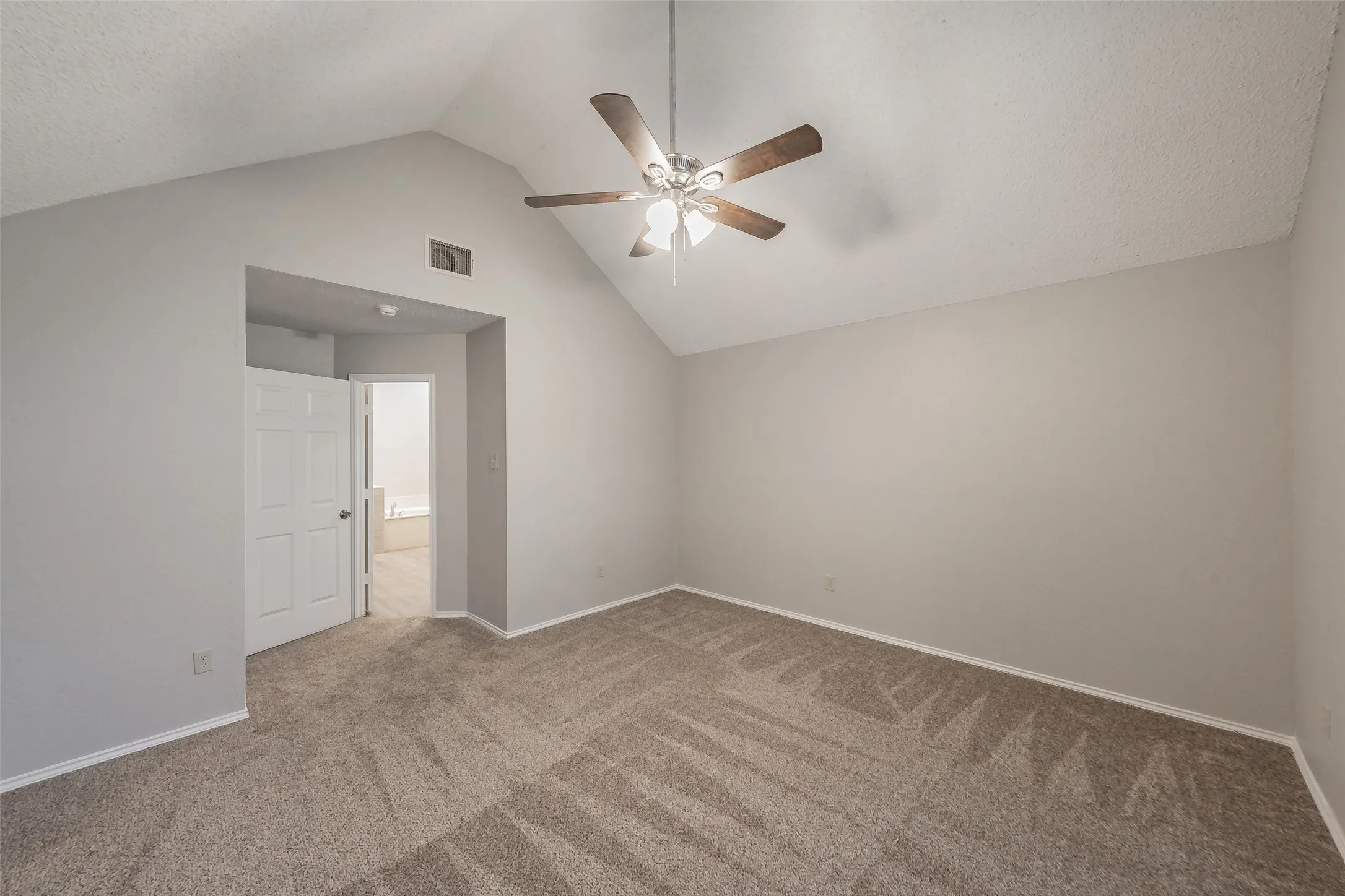 Single Family Residence For Sale in Dallas County , 969 Remington Trail, Mesquite, Texas 75181, 3 Bedroom, 3 Bathroom, 2 Garage spaces, 1,483 Sqft, built in 1989, mls#21341909, Real Estate Agent in Mesquite, Homes For Sale in Dallas county, Homes For Sale in Mesquite, Realtor in Mesquite Texas, Real Estate Brokerage Independent Realty Texas, Luminita Cordes Realtor