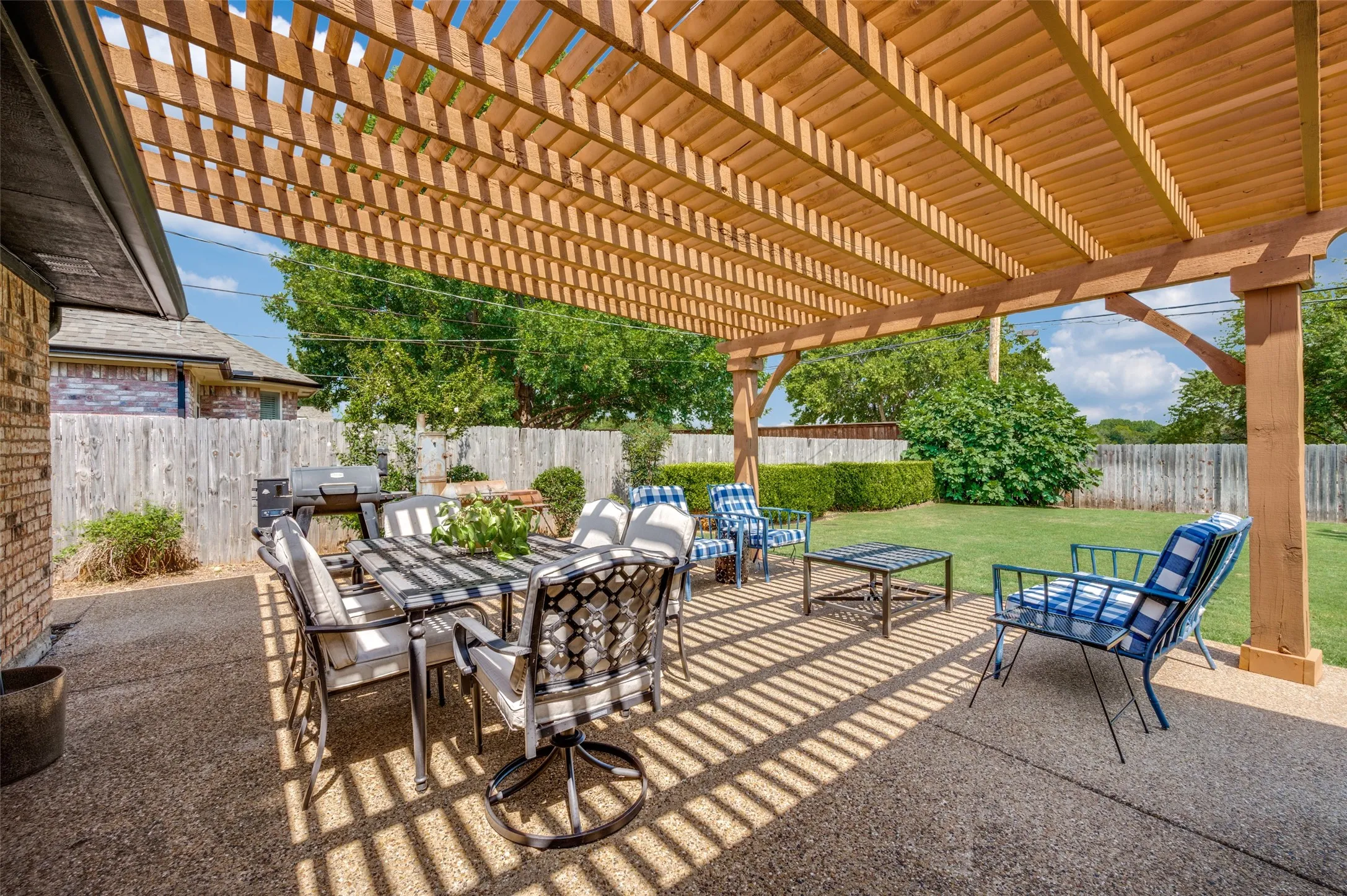 This oversized Patio (20' X 26'), offers an ideal space for entertaining on those cooler days ahead!