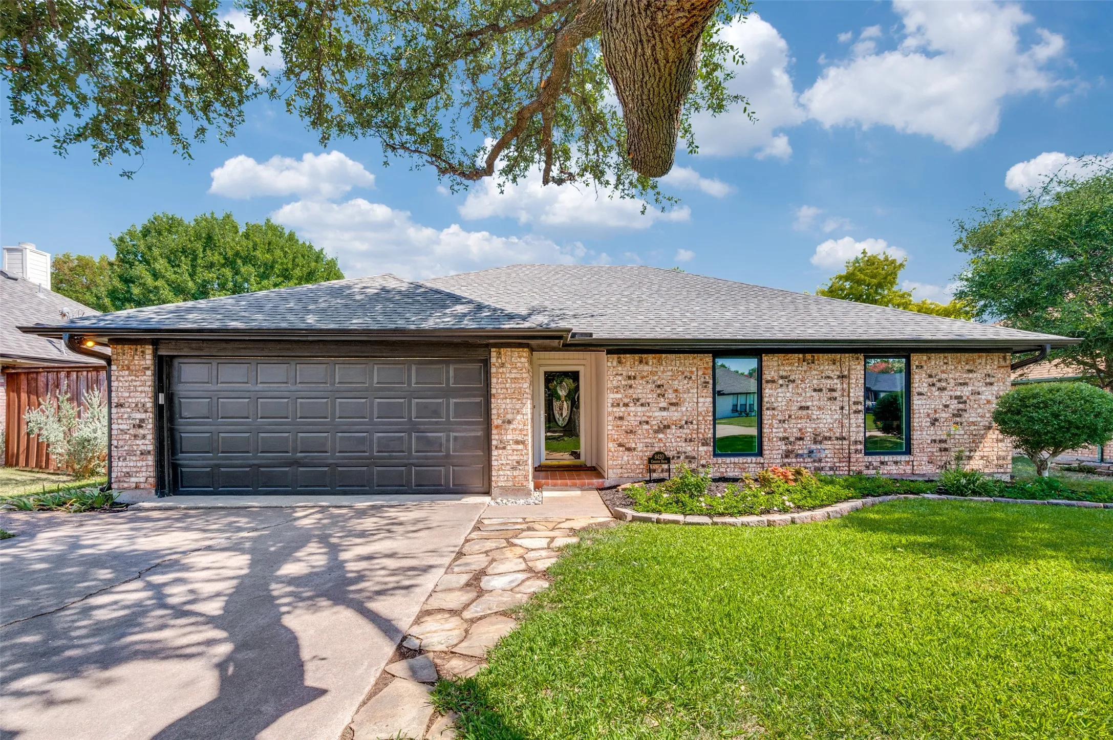 Single Family Residence For Sale in Collin County , 8420 Christie Drive, Frisco, Texas 75033, 3 Bedroom, 2 Bathroom, 2 Garage spaces, 1,770 Sqft, built in 1983, mls#21340045, Real Estate Agent in Frisco, Homes For Sale in Collin county, Homes For Sale in Frisco, Realtor in Frisco Texas, Real Estate Brokerage Independent Realty Texas, Luminita Cordes Realtor