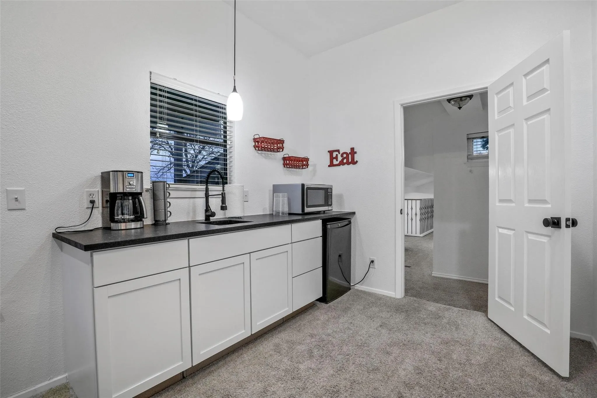 Single Family Residence For Sale in Denton County , 1510 Hillcrest Boulevard, Little Elm, Texas 75068, 5 Bedroom, 3 Bathroom, Garage spaces, 2,520 Sqft, built in 1983, mls#21340471, Real Estate Agent in Little Elm, Homes For Sale in Denton county, Homes For Sale in Little Elm, Realtor in Little Elm Texas, Real Estate Brokerage Independent Realty Texas, Luminita Cordes Realtor