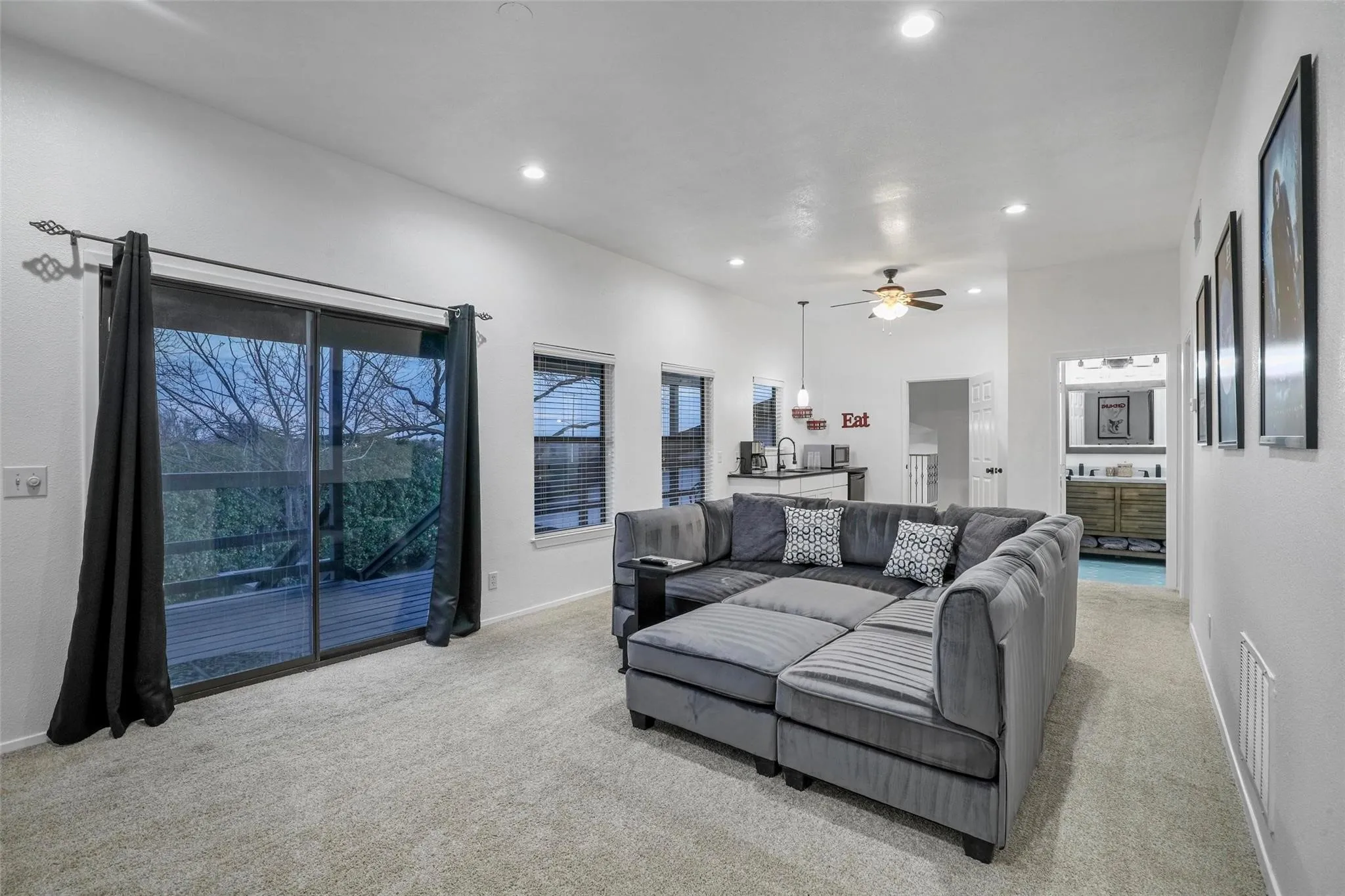 Single Family Residence For Sale in Denton County , 1510 Hillcrest Boulevard, Little Elm, Texas 75068, 5 Bedroom, 3 Bathroom, Garage spaces, 2,520 Sqft, built in 1983, mls#21340471, Real Estate Agent in Little Elm, Homes For Sale in Denton county, Homes For Sale in Little Elm, Realtor in Little Elm Texas, Real Estate Brokerage Independent Realty Texas, Luminita Cordes Realtor