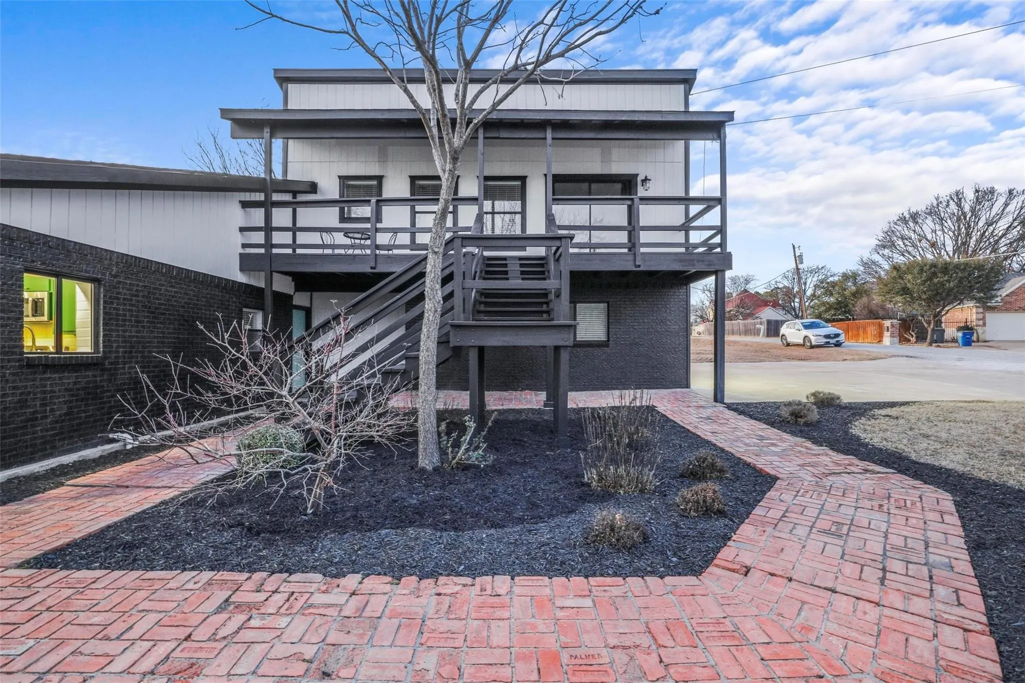 Single Family Residence For Sale in Denton County , 1510 Hillcrest Boulevard, Little Elm, Texas 75068, 5 Bedroom, 3 Bathroom, Garage spaces, 2,520 Sqft, built in 1983, mls#21340471, Real Estate Agent in Little Elm, Homes For Sale in Denton county, Homes For Sale in Little Elm, Realtor in Little Elm Texas, Real Estate Brokerage Independent Realty Texas, Luminita Cordes Realtor