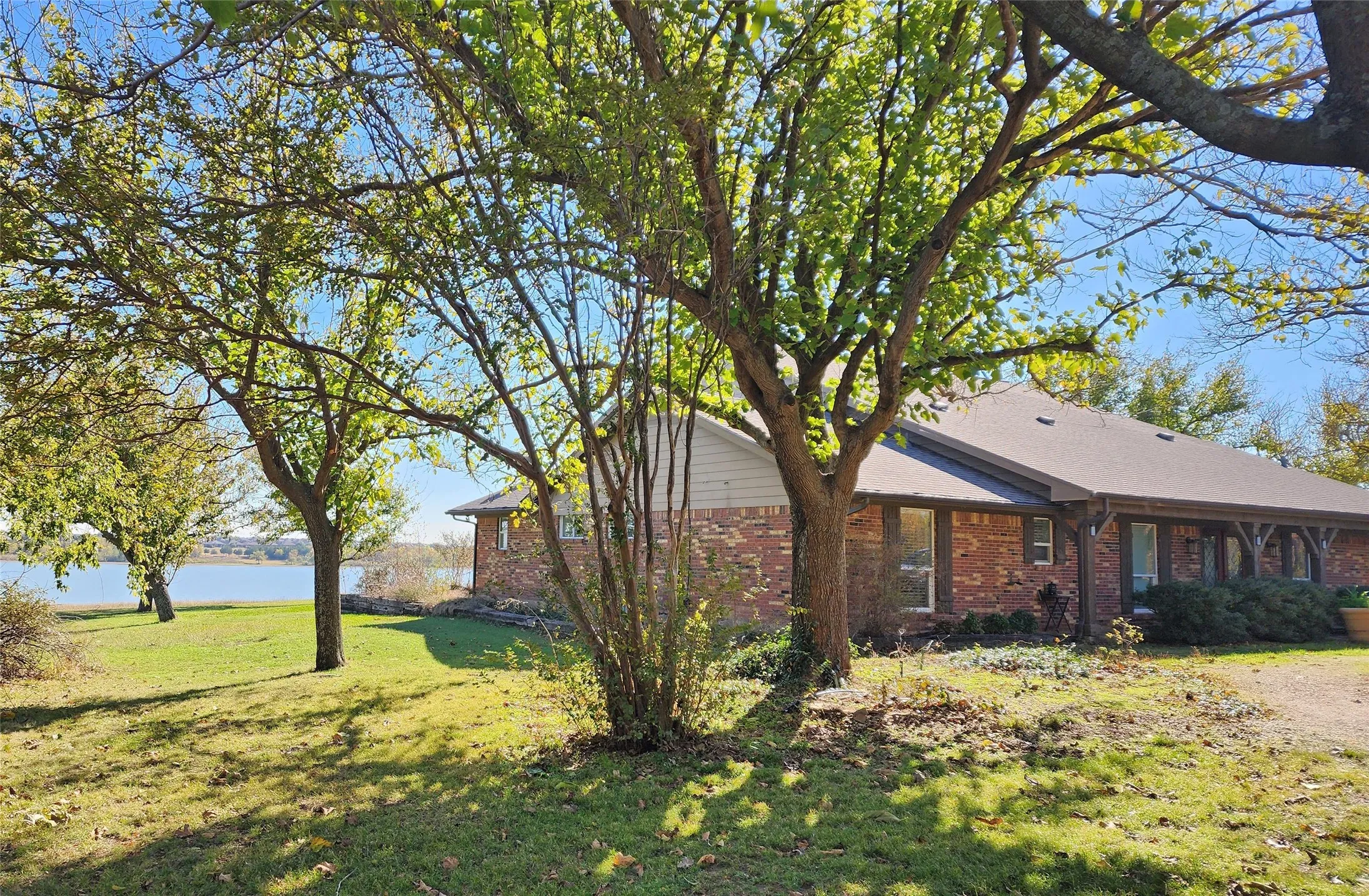 Single Family Residence For Sale in Denton County , 679 Doe Creek Road, Little Elm, Texas 75068, 5 Bedroom, 4 Bathroom, 2 Garage spaces, 2,536 Sqft, built in 1983, Price $2,150,000, mls#21341917, Real Estate Agent in Little Elm, Homes For Sale in Denton county, Homes For Sale in Little Elm, Realtor in Little Elm Texas, Real Estate Brokerage Independent Realty Texas, Luminita Cordes Realtor