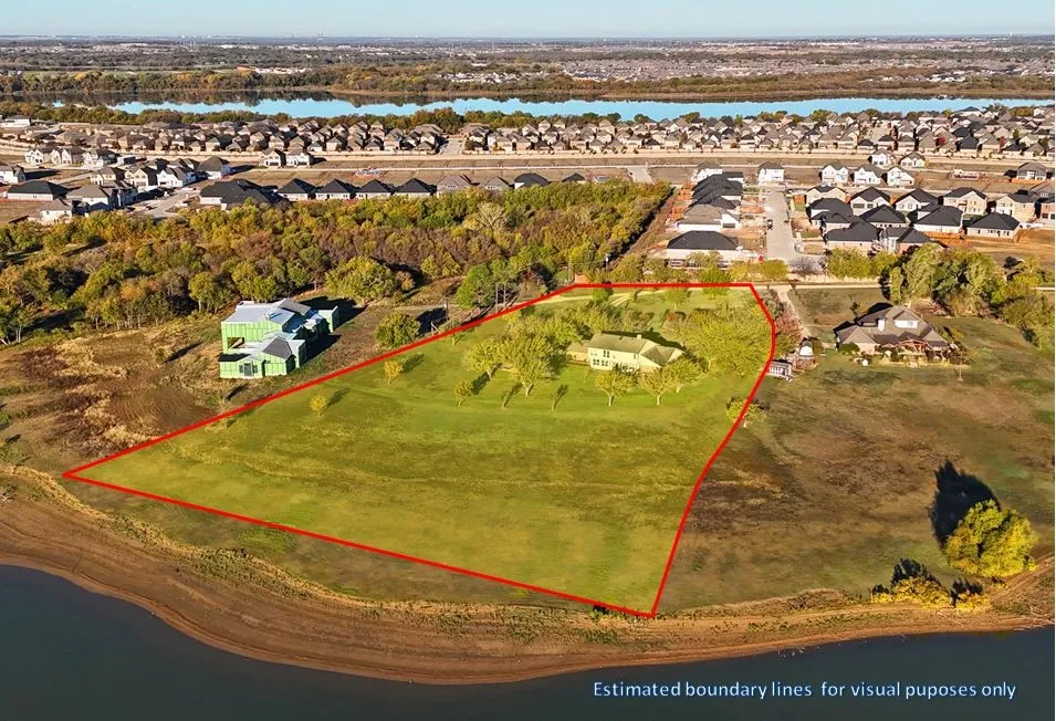 Single Family Residence For Sale in Denton County , 679 Doe Creek Road, Little Elm, Texas 75068, 5 Bedroom, 4 Bathroom, 2 Garage spaces, 2,536 Sqft, built in 1983, Price $2,150,000, mls#21341917, Real Estate Agent in Little Elm, Homes For Sale in Denton county, Homes For Sale in Little Elm, Realtor in Little Elm Texas, Real Estate Brokerage Independent Realty Texas, Luminita Cordes Realtor