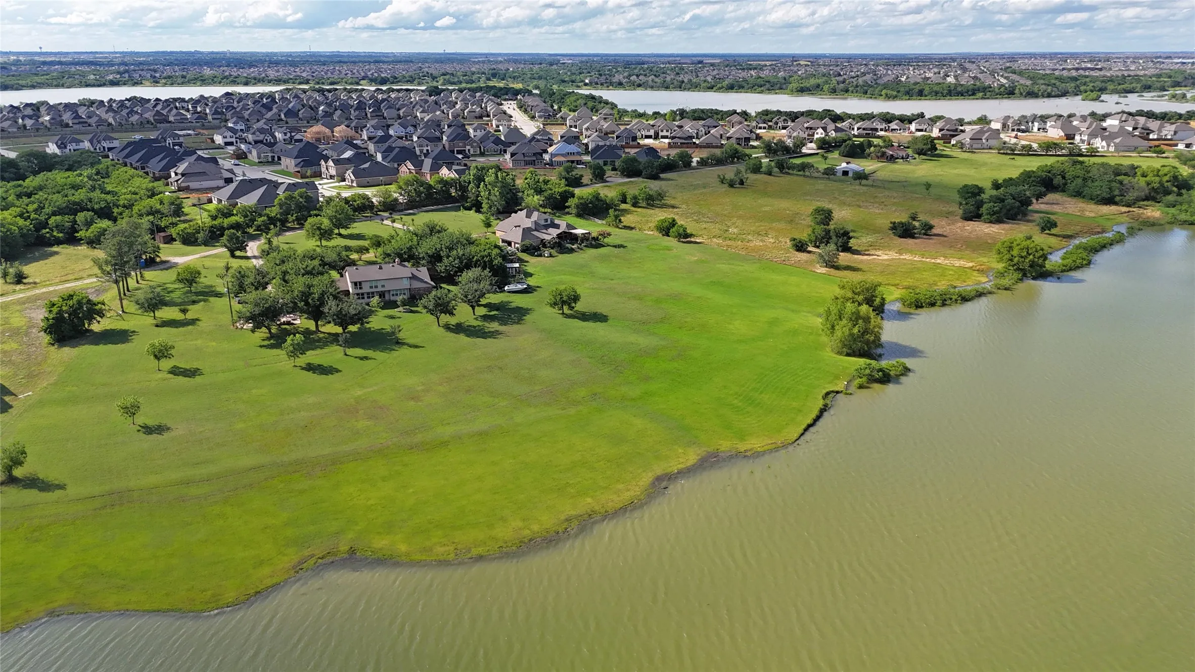 Single Family Residence For Sale in Denton County , 679 Doe Creek Road, Little Elm, Texas 75068, 5 Bedroom, 4 Bathroom, 2 Garage spaces, 2,536 Sqft, built in 1983, Price $2,150,000, mls#21341917, Real Estate Agent in Little Elm, Homes For Sale in Denton county, Homes For Sale in Little Elm, Realtor in Little Elm Texas, Real Estate Brokerage Independent Realty Texas, Luminita Cordes Realtor