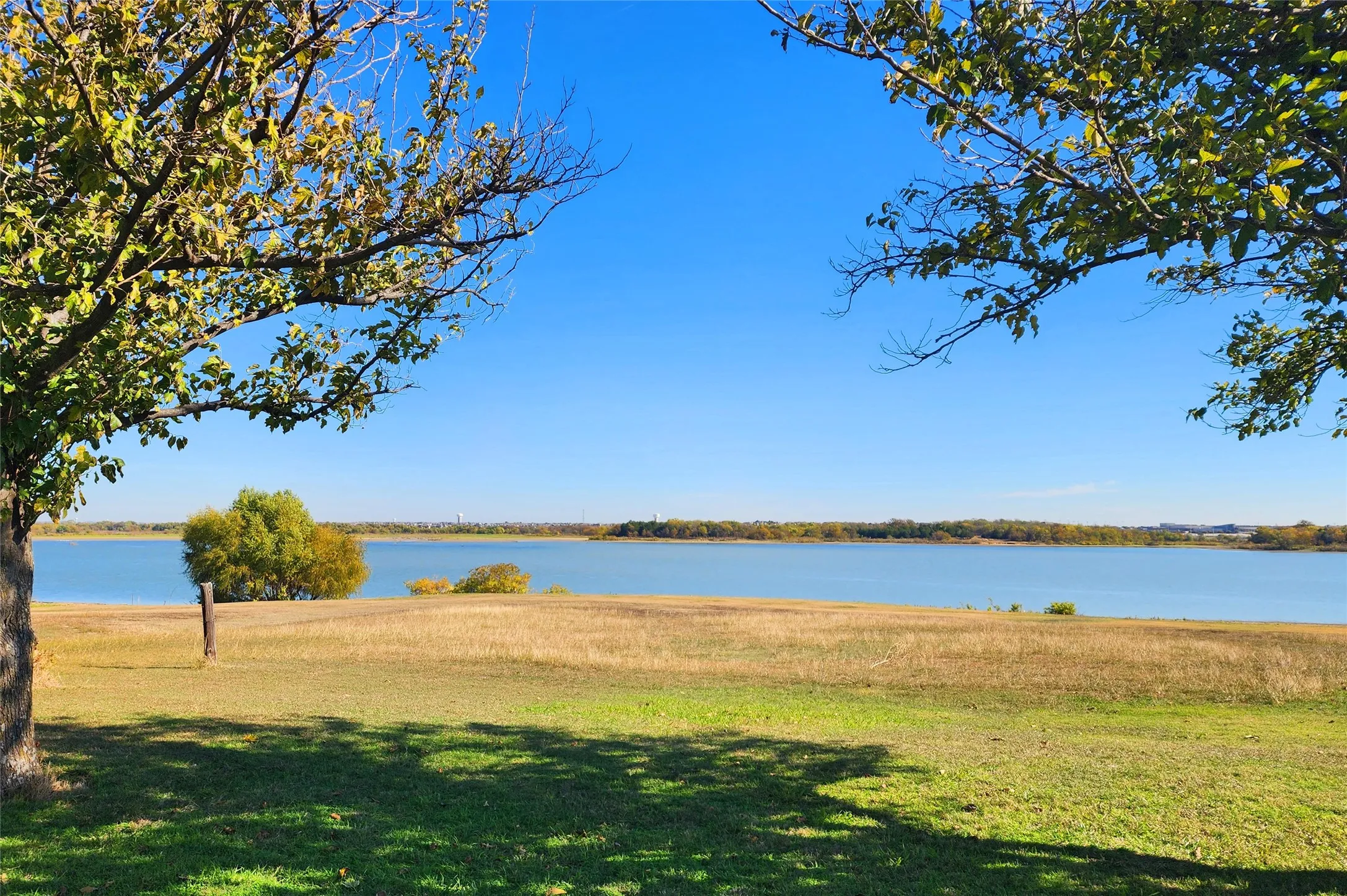 Single Family Residence For Sale in Denton County , 679 Doe Creek Road, Little Elm, Texas 75068, 5 Bedroom, 4 Bathroom, 2 Garage spaces, 2,536 Sqft, built in 1983, Price $2,150,000, mls#21341917, Real Estate Agent in Little Elm, Homes For Sale in Denton county, Homes For Sale in Little Elm, Realtor in Little Elm Texas, Real Estate Brokerage Independent Realty Texas, Luminita Cordes Realtor