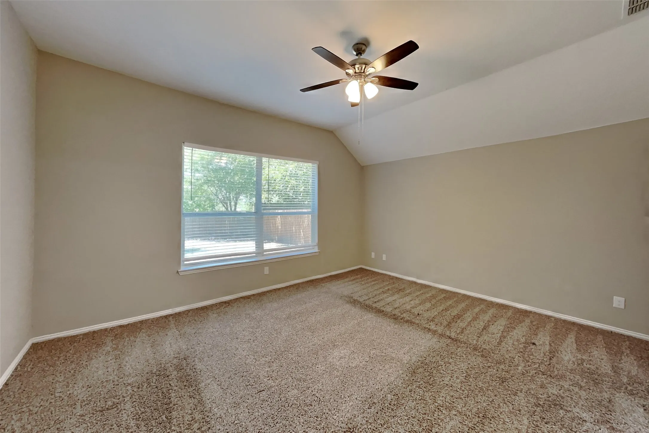 Single Family Residence For Rent in Tarrant County , 11 Willowstone Court, Mansfield, Texas 76063, 5 Bedroom, 3 Bathroom, 2 Garage spaces, 3,049 Sqft, built in 2002, mls#21341922, Real Estate Agent in Mansfield, Homes For Rent in Tarrant county, Homes For Rent in Mansfield, Realtor in Mansfield Texas, Real Estate Brokerage Independent Realty Texas, Luminita Cordes Realtor