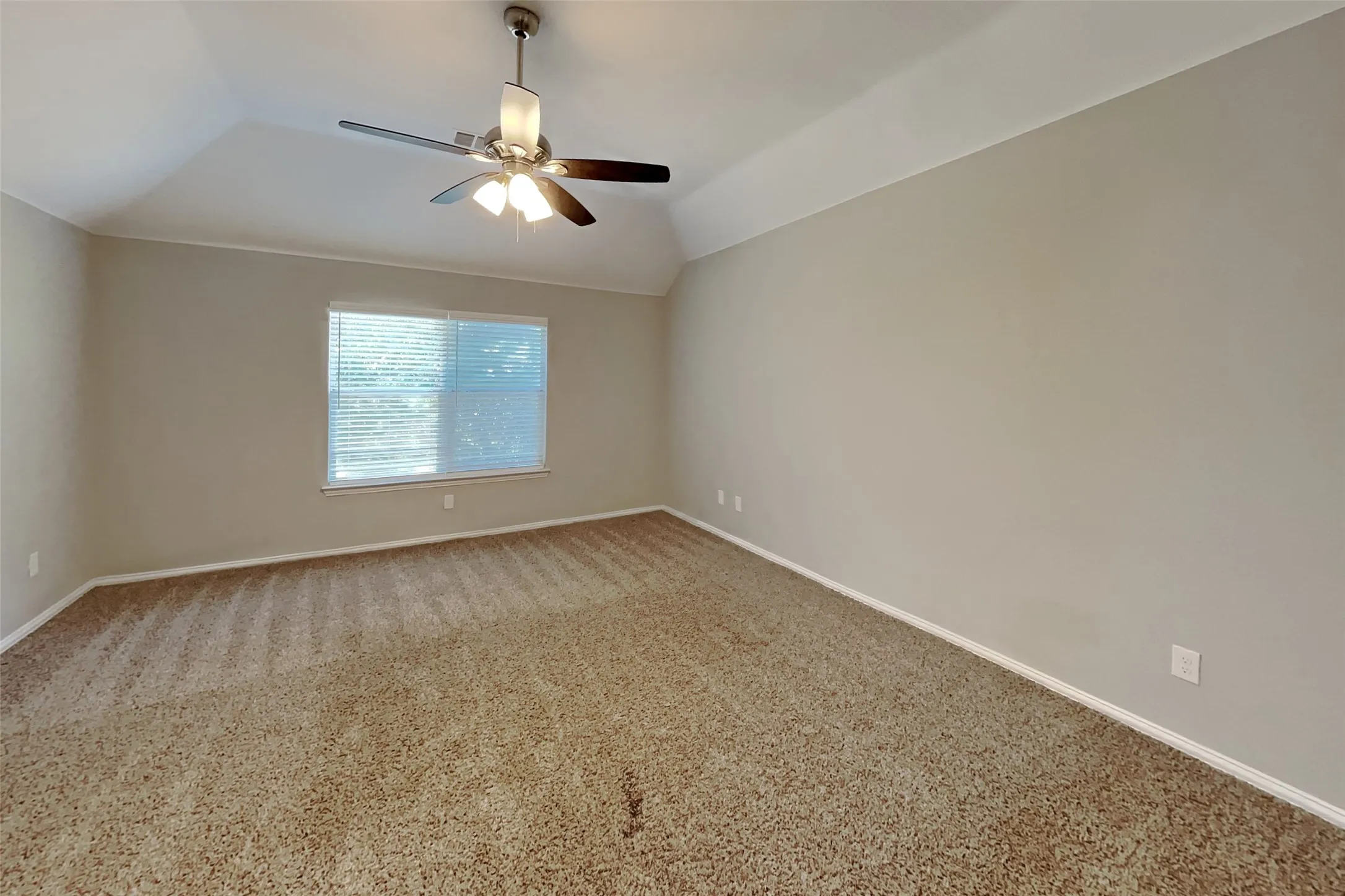Single Family Residence For Rent in Tarrant County , 11 Willowstone Court, Mansfield, Texas 76063, 5 Bedroom, 3 Bathroom, 2 Garage spaces, 3,049 Sqft, built in 2002, mls#21341922, Real Estate Agent in Mansfield, Homes For Rent in Tarrant county, Homes For Rent in Mansfield, Realtor in Mansfield Texas, Real Estate Brokerage Independent Realty Texas, Luminita Cordes Realtor