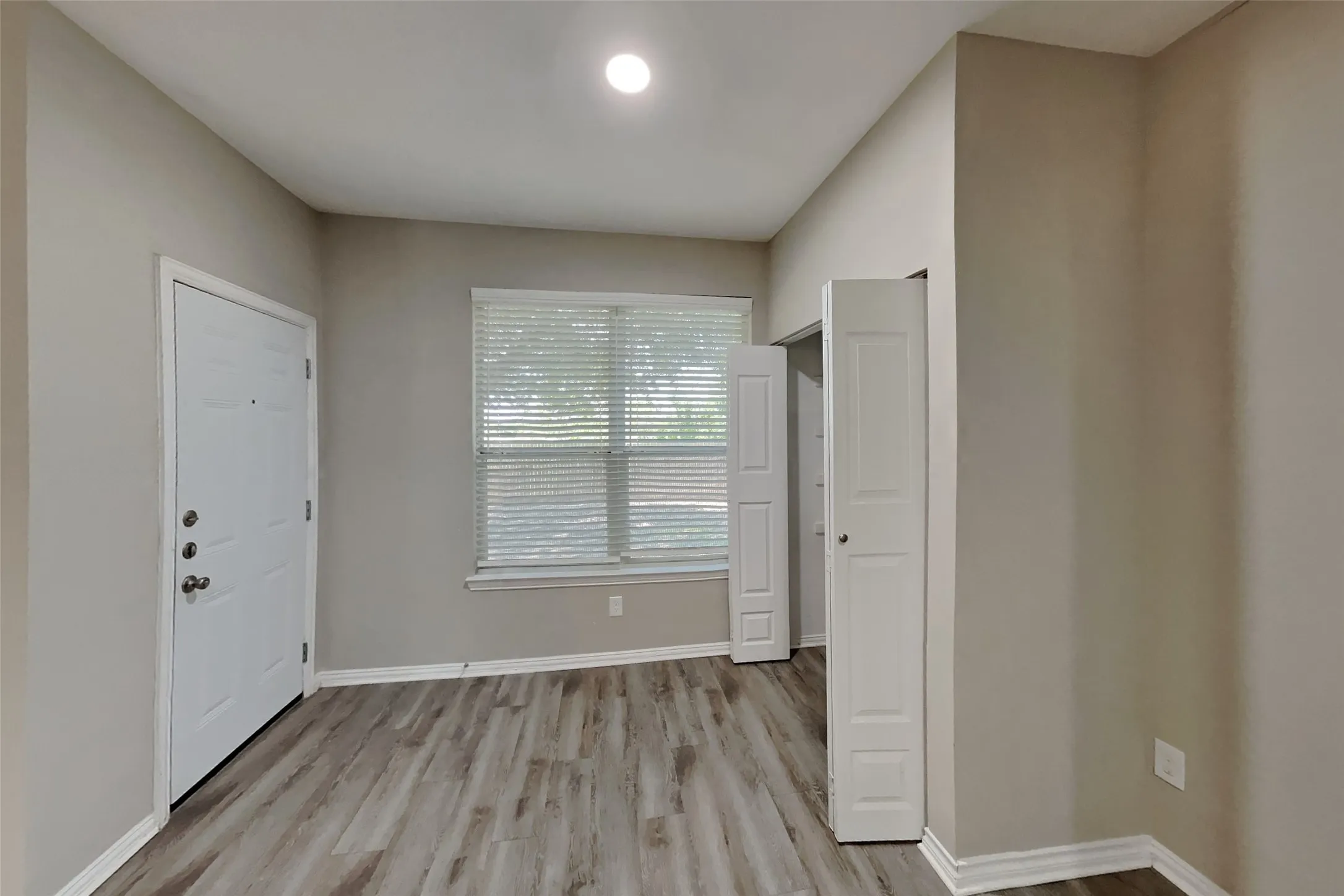 Single Family Residence For Rent in Tarrant County , 11 Willowstone Court, Mansfield, Texas 76063, 5 Bedroom, 3 Bathroom, 2 Garage spaces, 3,049 Sqft, built in 2002, mls#21341922, Real Estate Agent in Mansfield, Homes For Rent in Tarrant county, Homes For Rent in Mansfield, Realtor in Mansfield Texas, Real Estate Brokerage Independent Realty Texas, Luminita Cordes Realtor