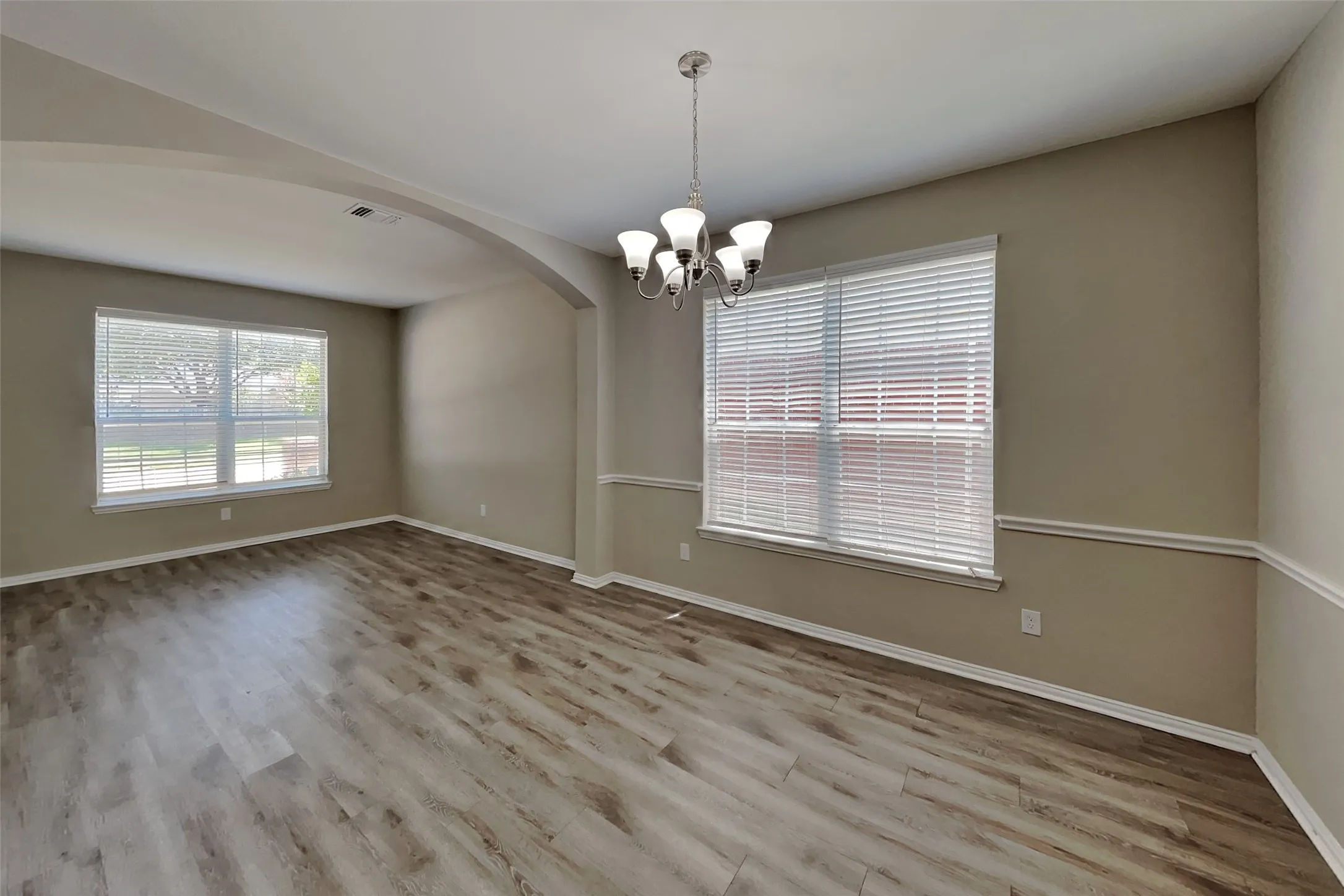 Single Family Residence For Rent in Tarrant County , 11 Willowstone Court, Mansfield, Texas 76063, 5 Bedroom, 3 Bathroom, 2 Garage spaces, 3,049 Sqft, built in 2002, mls#21341922, Real Estate Agent in Mansfield, Homes For Rent in Tarrant county, Homes For Rent in Mansfield, Realtor in Mansfield Texas, Real Estate Brokerage Independent Realty Texas, Luminita Cordes Realtor