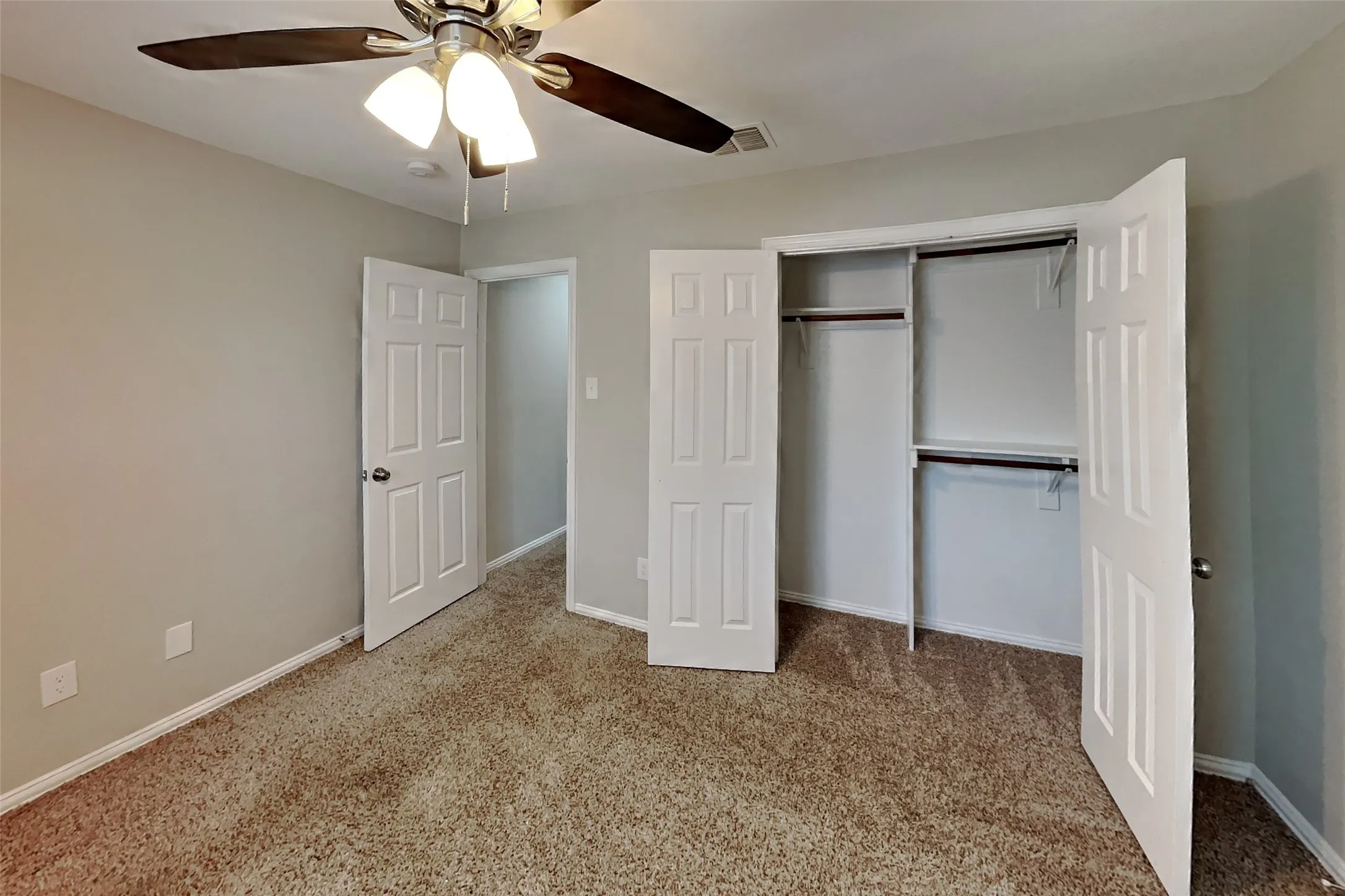 Single Family Residence For Rent in Tarrant County , 11 Willowstone Court, Mansfield, Texas 76063, 5 Bedroom, 3 Bathroom, 2 Garage spaces, 3,049 Sqft, built in 2002, mls#21341922, Real Estate Agent in Mansfield, Homes For Rent in Tarrant county, Homes For Rent in Mansfield, Realtor in Mansfield Texas, Real Estate Brokerage Independent Realty Texas, Luminita Cordes Realtor