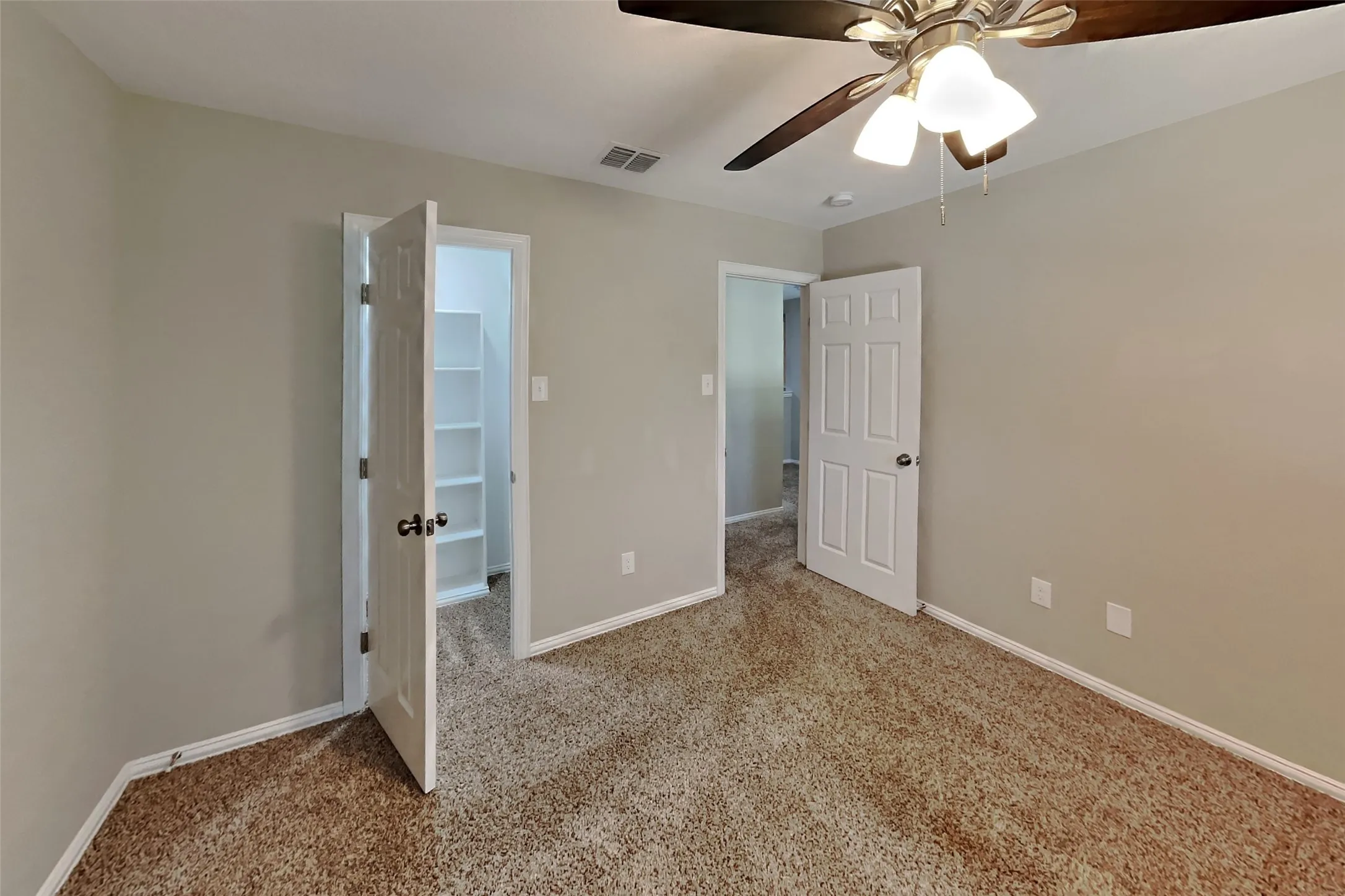 Single Family Residence For Rent in Tarrant County , 11 Willowstone Court, Mansfield, Texas 76063, 5 Bedroom, 3 Bathroom, 2 Garage spaces, 3,049 Sqft, built in 2002, mls#21341922, Real Estate Agent in Mansfield, Homes For Rent in Tarrant county, Homes For Rent in Mansfield, Realtor in Mansfield Texas, Real Estate Brokerage Independent Realty Texas, Luminita Cordes Realtor