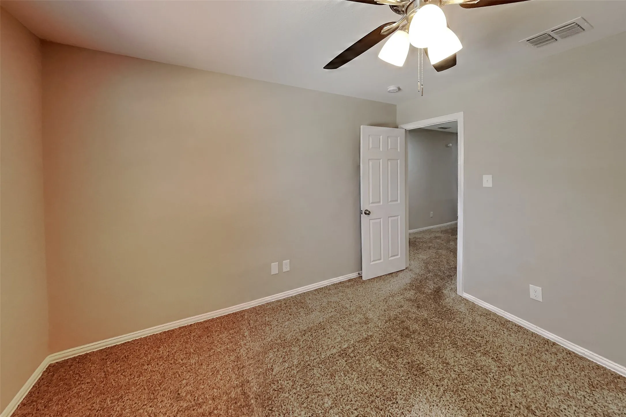 Single Family Residence For Rent in Tarrant County , 11 Willowstone Court, Mansfield, Texas 76063, 5 Bedroom, 3 Bathroom, 2 Garage spaces, 3,049 Sqft, built in 2002, mls#21341922, Real Estate Agent in Mansfield, Homes For Rent in Tarrant county, Homes For Rent in Mansfield, Realtor in Mansfield Texas, Real Estate Brokerage Independent Realty Texas, Luminita Cordes Realtor