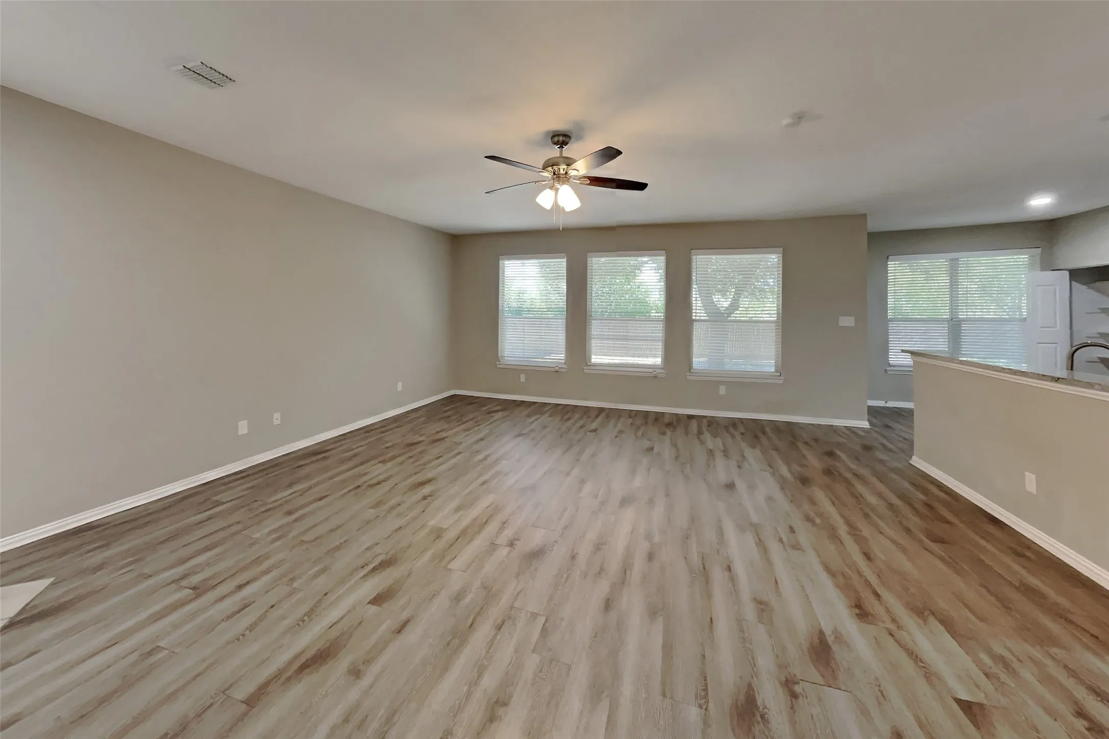 Single Family Residence For Rent in Tarrant County , 11 Willowstone Court, Mansfield, Texas 76063, 5 Bedroom, 3 Bathroom, 2 Garage spaces, 3,049 Sqft, built in 2002, mls#21341922, Real Estate Agent in Mansfield, Homes For Rent in Tarrant county, Homes For Rent in Mansfield, Realtor in Mansfield Texas, Real Estate Brokerage Independent Realty Texas, Luminita Cordes Realtor