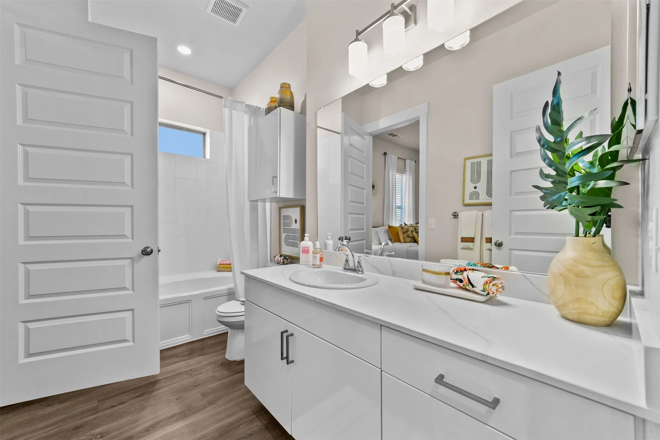Duplex For Rent in Collin County , 1106 Morado, Mc Kinney, Texas 75071, 2 Bedroom, 2 Bathroom, 1 Garage spaces, 1,354 Sqft, built in 2022, mls#21341925, Real Estate Agent in Mc Kinney, Homes For Rent in Collin county, Homes For Rent in Mc Kinney, Realtor in Mc Kinney Texas, Real Estate Brokerage Independent Realty Texas, Luminita Cordes Realtor