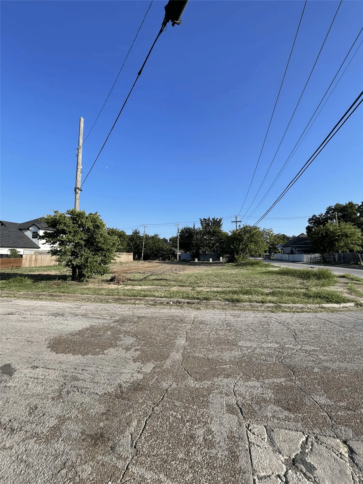 Single Family Residence For Sale in Tarrant County , 1400 E Morphy Street, Fort Worth, Texas 76104, 4 Bedroom, 4 Bathroom, 2 Garage spaces, 2,252 Sqft, built in 2026, mls#21341926, Real Estate Agent in Fort Worth, Homes For Sale in Tarrant county, Homes For Sale in Fort Worth, Realtor in Fort Worth Texas, Real Estate Brokerage Independent Realty Texas, Luminita Cordes Realtor