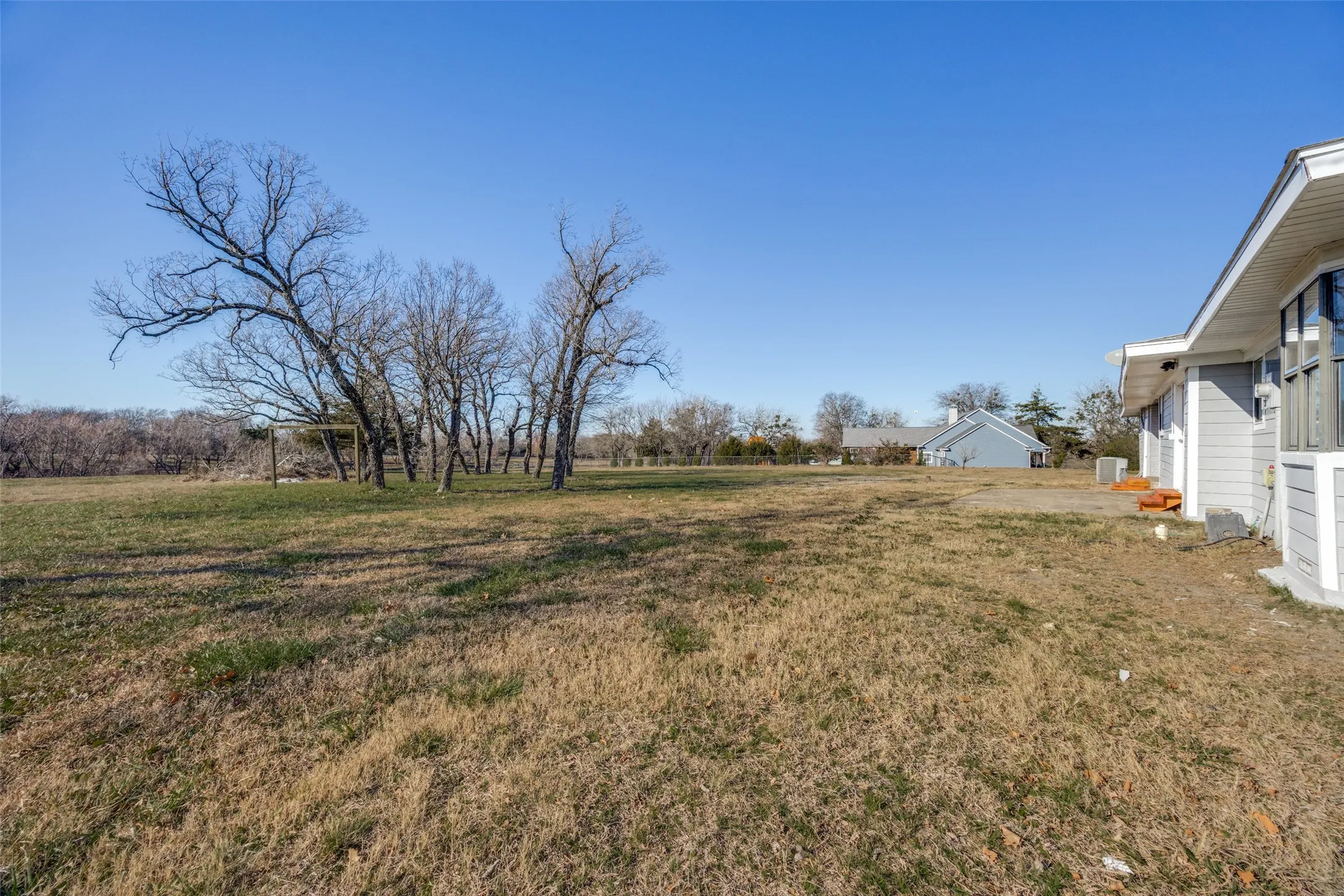 Single Family Residence For Rent in Fannin County , 226 Glen Meadows Drive, Bonham, Texas 75418, 3 Bedrooms, 2 Bathrooms, 2 Garage spaces, 1,950 Sqft, built in 1963, Price $1,800, mls#21341357, Real Estate Agent in Bonham, Homes For Rent in Fannin county, Homes For Rent in Bonham, Realtor in Bonham Texas, Real Estate Brokerage Independent Realty Texas, Luminita Cordes Realtor
