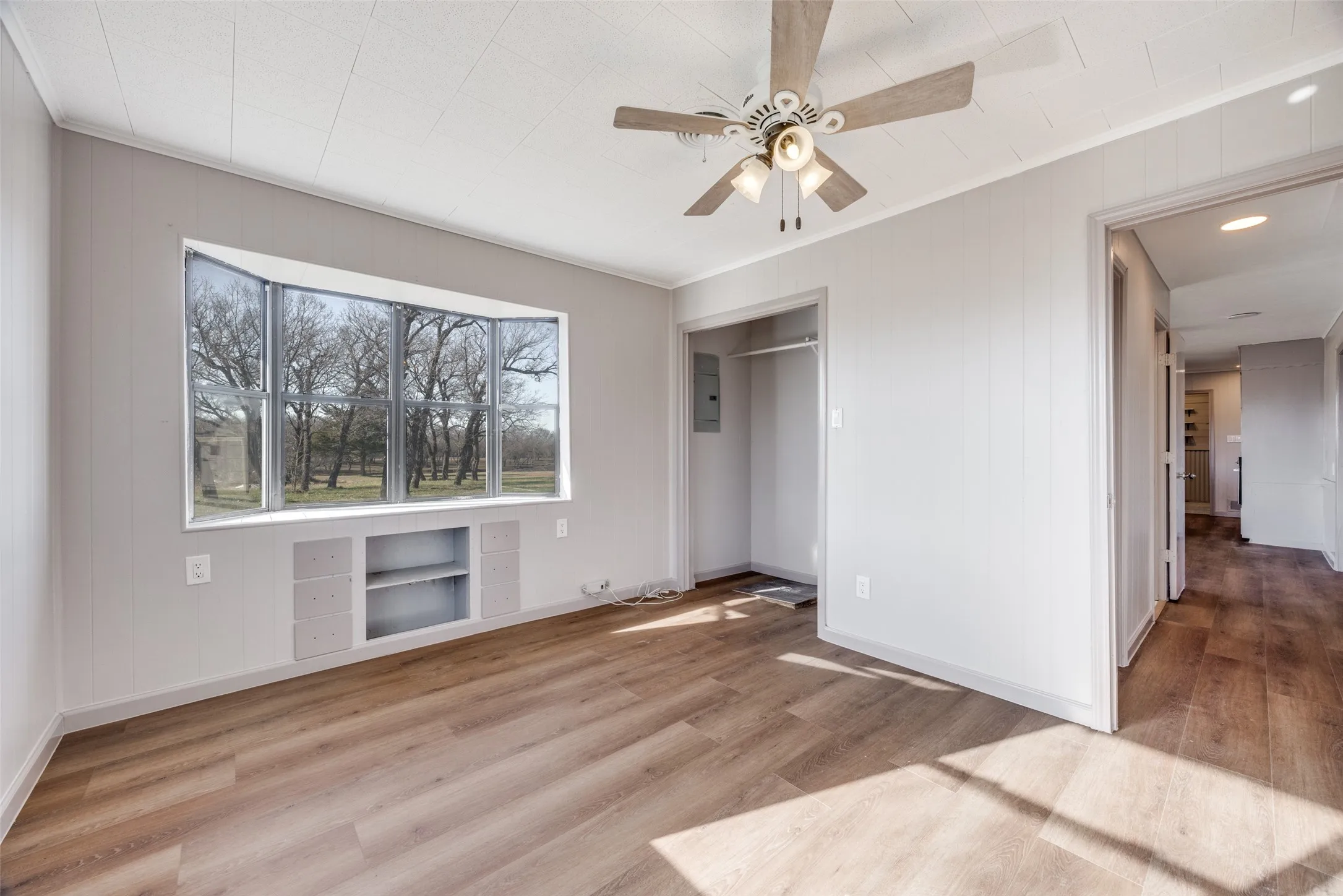 Single Family Residence For Rent in Fannin County , 226 Glen Meadows Drive, Bonham, Texas 75418, 3 Bedrooms, 2 Bathrooms, 2 Garage spaces, 1,950 Sqft, built in 1963, Price $1,800, mls#21341357, Real Estate Agent in Bonham, Homes For Rent in Fannin county, Homes For Rent in Bonham, Realtor in Bonham Texas, Real Estate Brokerage Independent Realty Texas, Luminita Cordes Realtor