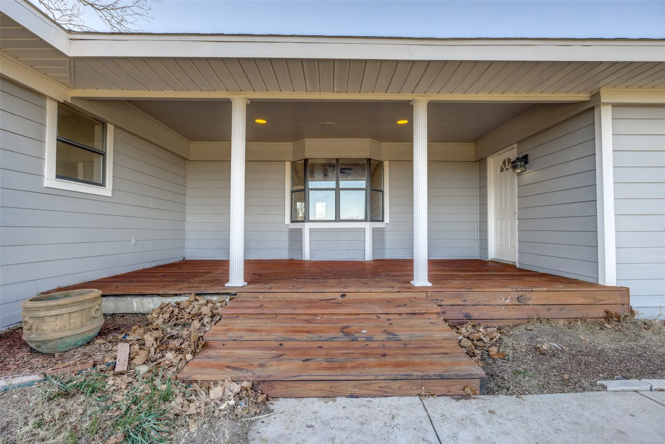 Single Family Residence For Rent in Fannin County , 226 Glen Meadows Drive, Bonham, Texas 75418, 3 Bedrooms, 2 Bathrooms, 2 Garage spaces, 1,950 Sqft, built in 1963, Price $1,800, mls#21341357, Real Estate Agent in Bonham, Homes For Rent in Fannin county, Homes For Rent in Bonham, Realtor in Bonham Texas, Real Estate Brokerage Independent Realty Texas, Luminita Cordes Realtor
