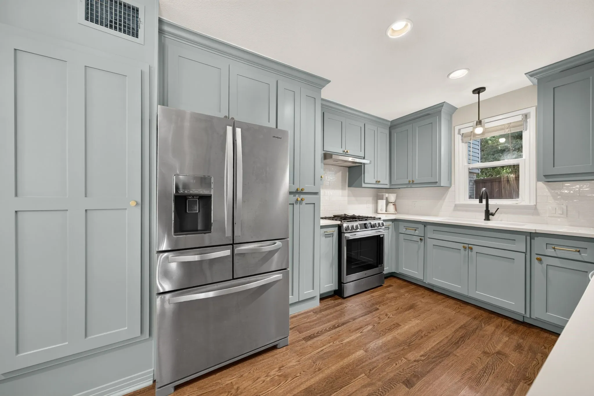 Single Family Residence For Sale in Dallas County , 311 Paulus Avenue, Dallas, Texas 75214, 3 Bedroom, 3 Bathroom, 2 Garage spaces, 1,752 Sqft, built in 1939, mls#21341930, Real Estate Agent in Dallas, Homes For Sale in Dallas county, Homes For Sale in Dallas, Realtor in Dallas Texas, Real Estate Brokerage Independent Realty Texas, Luminita Cordes Realtor