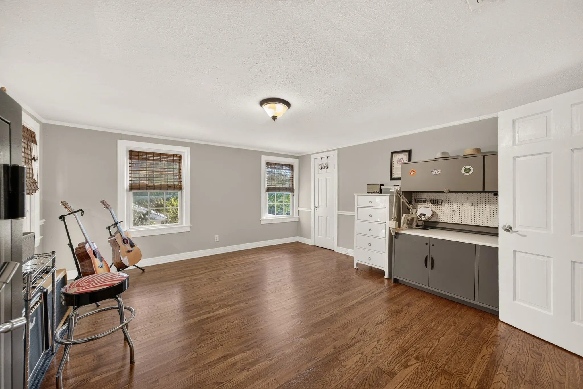 Single Family Residence For Sale in Dallas County , 311 Paulus Avenue, Dallas, Texas 75214, 3 Bedroom, 3 Bathroom, 2 Garage spaces, 1,752 Sqft, built in 1939, mls#21341930, Real Estate Agent in Dallas, Homes For Sale in Dallas county, Homes For Sale in Dallas, Realtor in Dallas Texas, Real Estate Brokerage Independent Realty Texas, Luminita Cordes Realtor
