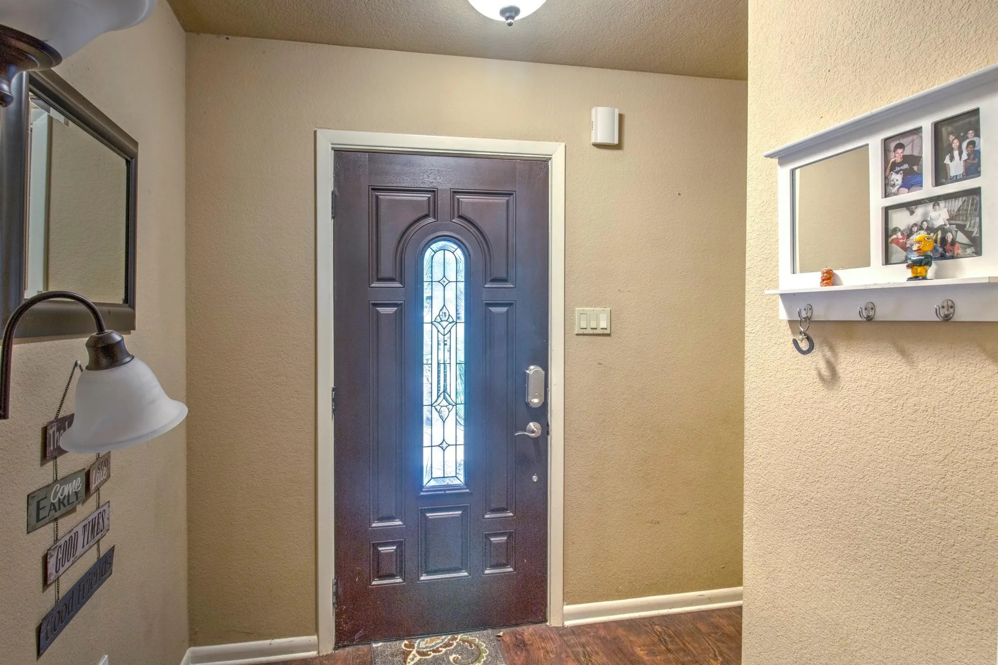 Single Family Residence For Sale in Cooke County , 1010 Kiowa Drive W, Lake Kiowa, Texas 76240, 3 Bedrooms, 3 Bathrooms, 2 Garage spaces, 2,062 Sqft, built in 1977, Price $429,000, mls#21341918, Real Estate Agent in Lake Kiowa, Homes For Sale in Cooke county, Homes For Sale in Lake Kiowa, Realtor in Lake Kiowa Texas, Real Estate Brokerage Independent Realty Texas, Luminita Cordes Realtor