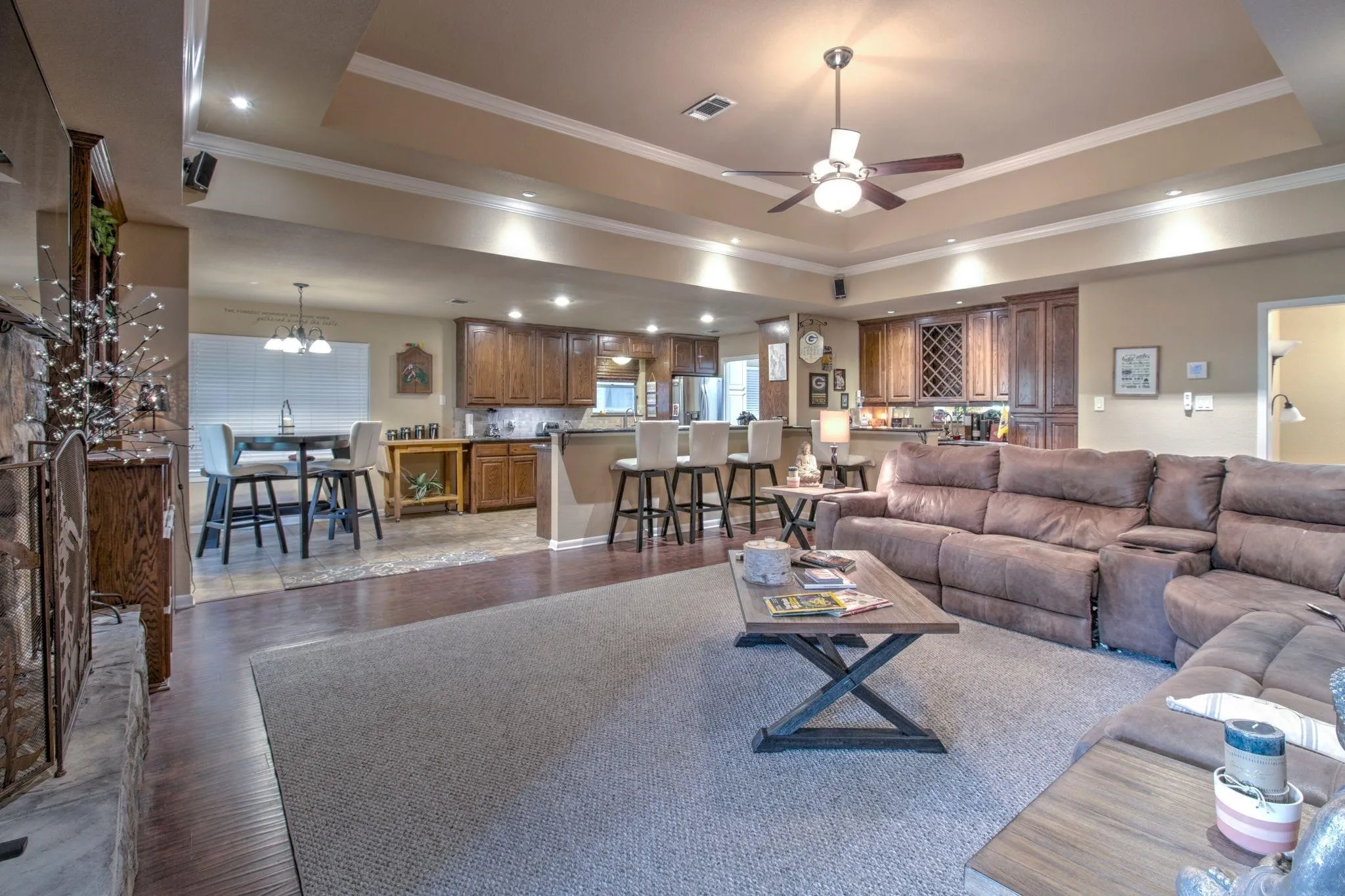 Single Family Residence For Sale in Cooke County , 1010 Kiowa Drive W, Lake Kiowa, Texas 76240, 3 Bedrooms, 3 Bathrooms, 2 Garage spaces, 2,062 Sqft, built in 1977, Price $429,000, mls#21341918, Real Estate Agent in Lake Kiowa, Homes For Sale in Cooke county, Homes For Sale in Lake Kiowa, Realtor in Lake Kiowa Texas, Real Estate Brokerage Independent Realty Texas, Luminita Cordes Realtor