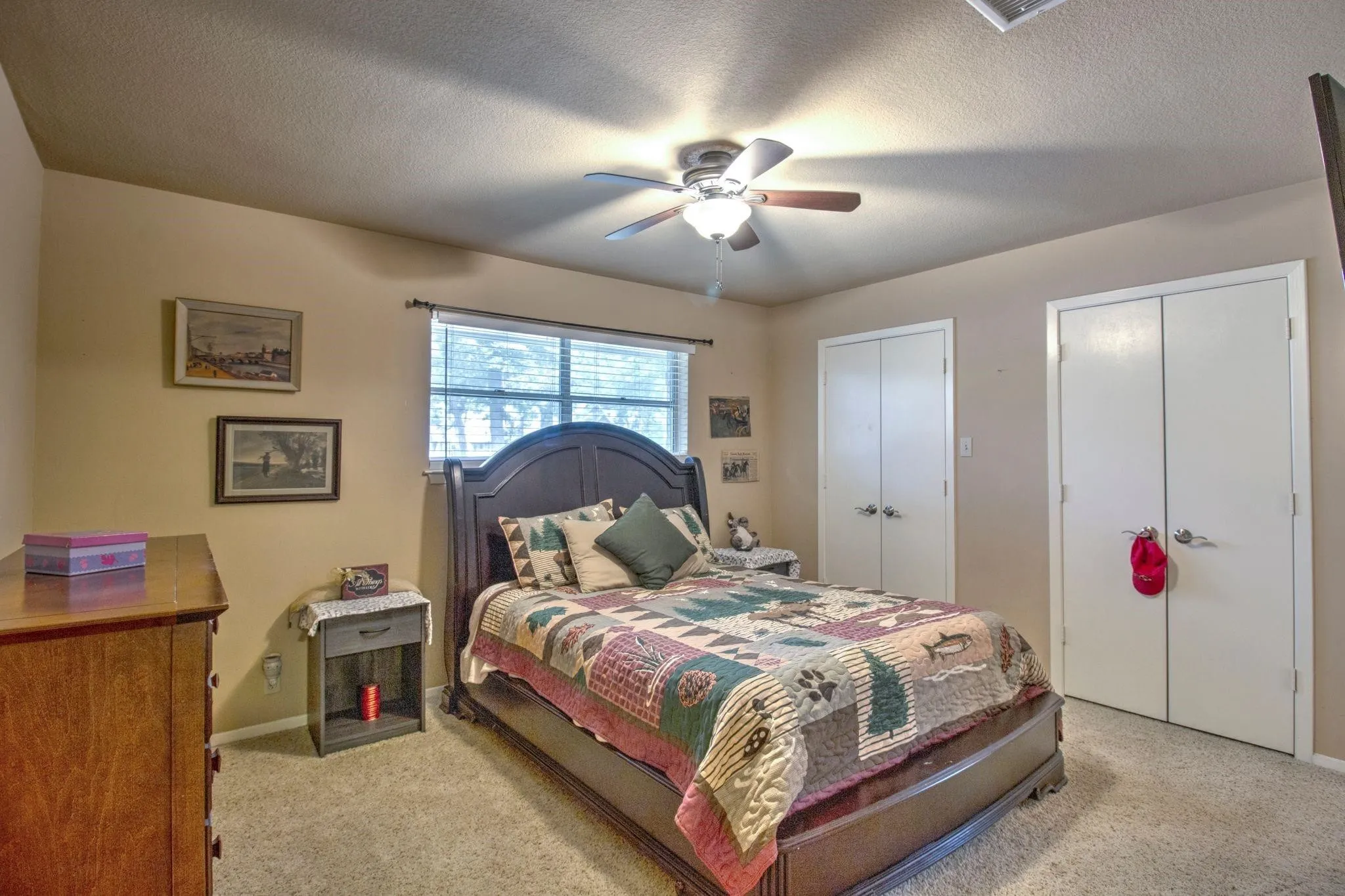 Single Family Residence For Sale in Cooke County , 1010 Kiowa Drive W, Lake Kiowa, Texas 76240, 3 Bedrooms, 3 Bathrooms, 2 Garage spaces, 2,062 Sqft, built in 1977, Price $429,000, mls#21341918, Real Estate Agent in Lake Kiowa, Homes For Sale in Cooke county, Homes For Sale in Lake Kiowa, Realtor in Lake Kiowa Texas, Real Estate Brokerage Independent Realty Texas, Luminita Cordes Realtor