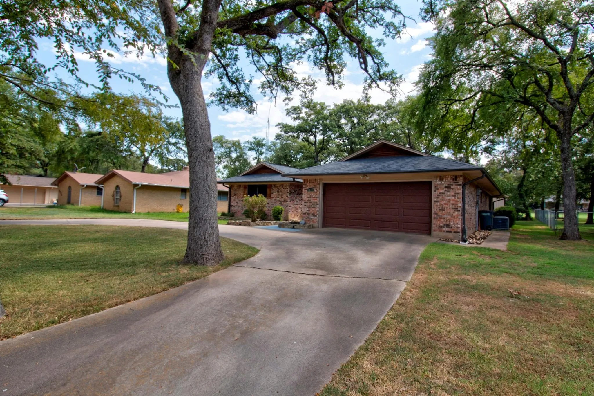Single Family Residence For Sale in Cooke County , 1010 Kiowa Drive W, Lake Kiowa, Texas 76240, 3 Bedrooms, 3 Bathrooms, 2 Garage spaces, 2,062 Sqft, built in 1977, Price $429,000, mls#21341918, Real Estate Agent in Lake Kiowa, Homes For Sale in Cooke county, Homes For Sale in Lake Kiowa, Realtor in Lake Kiowa Texas, Real Estate Brokerage Independent Realty Texas, Luminita Cordes Realtor