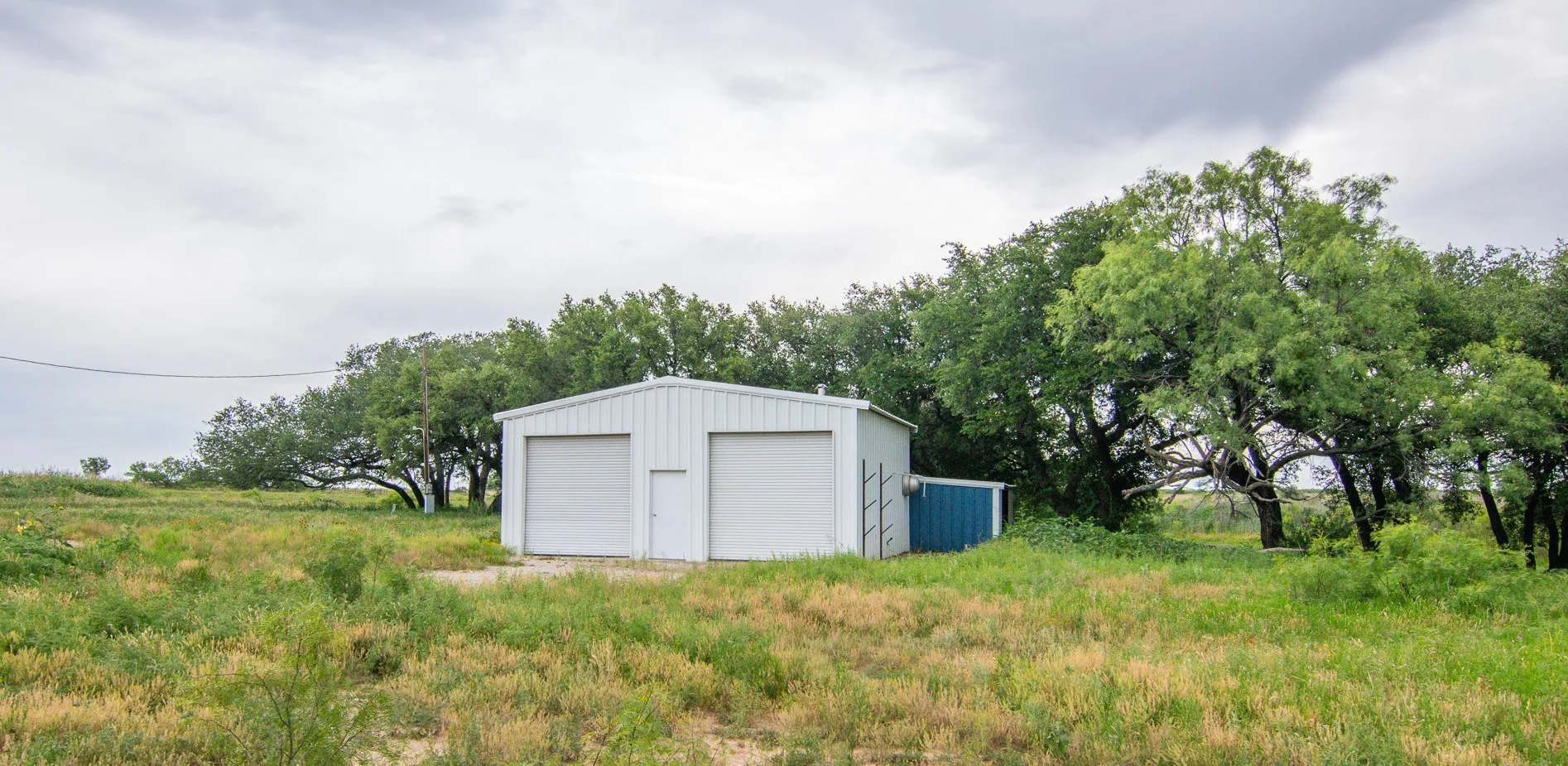 Farm For Sale in Brown County , 6187 FM 586 S, Bangs, Texas 76823, 4 Bedroom, 3 Bathroom, 2 Garage spaces, 3,405 Sqft, built in 2007, mls#21341936, Real Estate Agent in Bangs, Homes For Sale in Brown county, Homes For Sale in Bangs, Realtor in Bangs Texas, Real Estate Brokerage Independent Realty Texas, Luminita Cordes Realtor