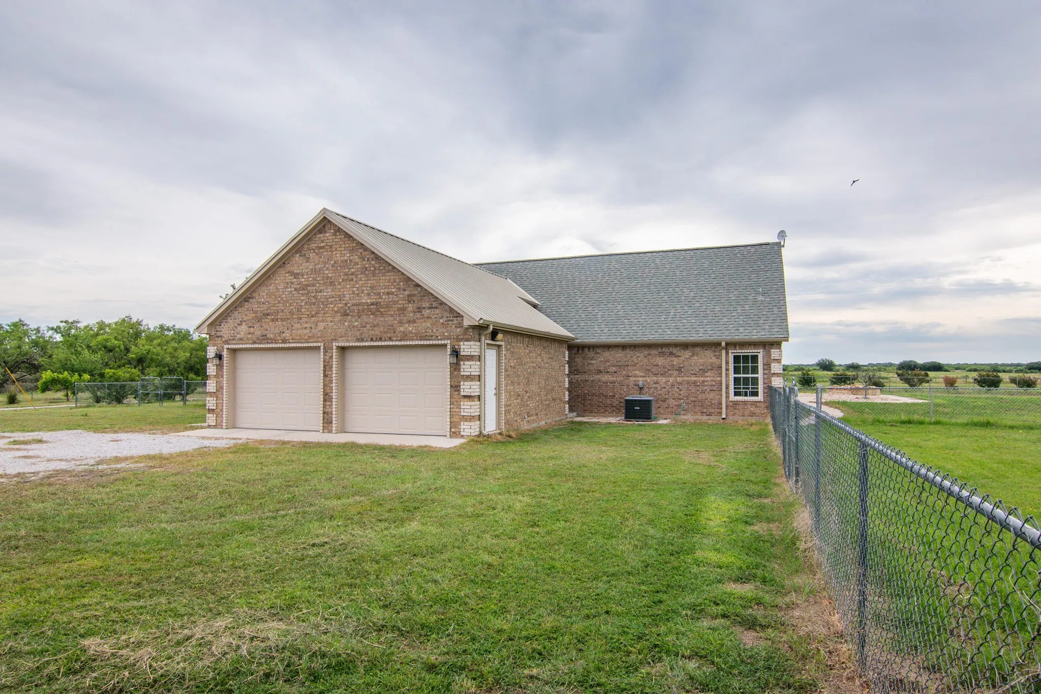 Farm For Sale in Brown County , 6187 FM 586 S, Bangs, Texas 76823, 4 Bedroom, 3 Bathroom, 2 Garage spaces, 3,405 Sqft, built in 2007, mls#21341936, Real Estate Agent in Bangs, Homes For Sale in Brown county, Homes For Sale in Bangs, Realtor in Bangs Texas, Real Estate Brokerage Independent Realty Texas, Luminita Cordes Realtor