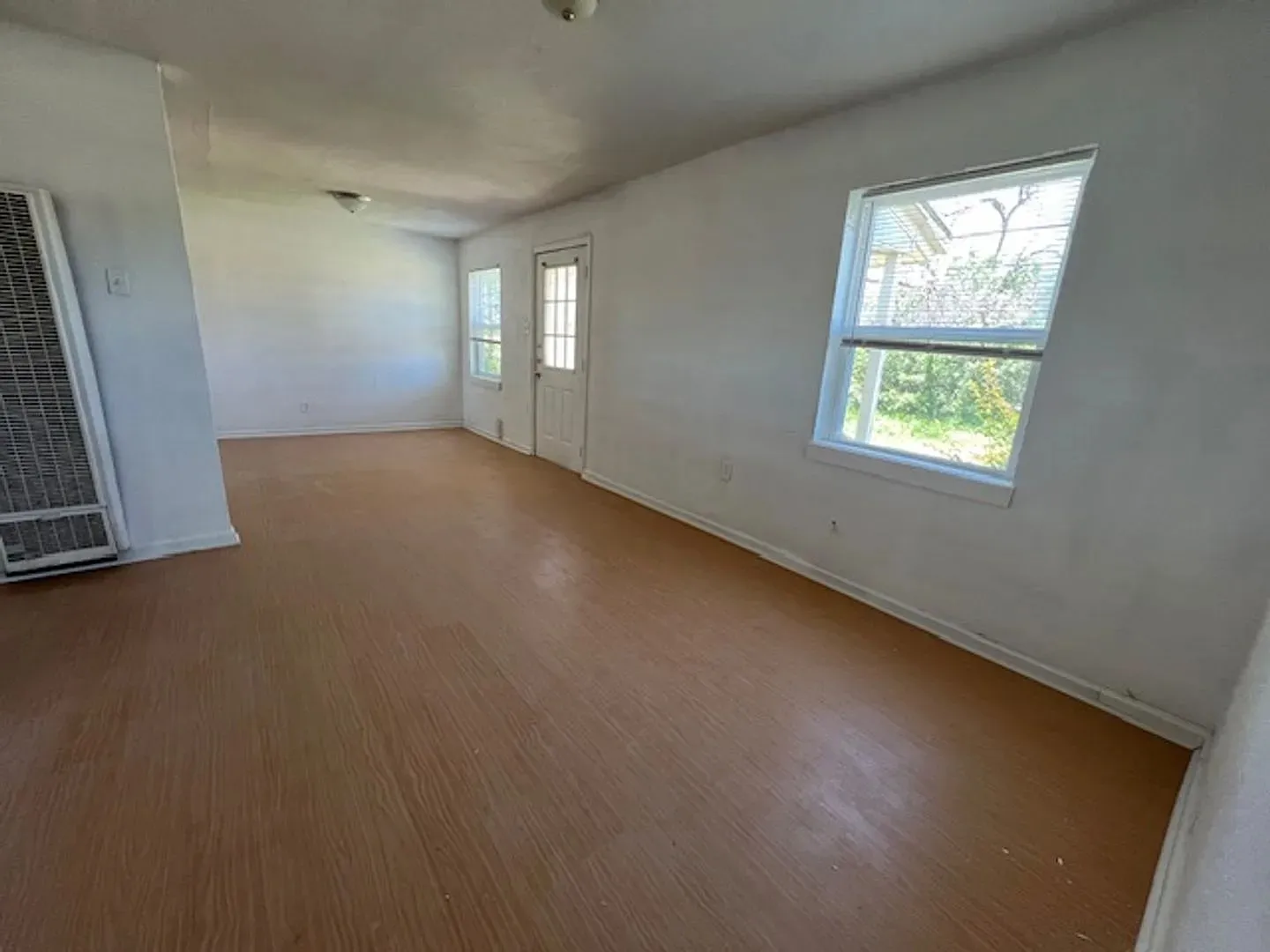 Single Family Residence For Sale in Taylor County , 6409 Jennings Drive, Abilene, Texas 79606, 1 Bedroom, 1 Bathroom, Garage spaces, 800 Sqft, built in 1957, Price $125,000, mls#21341947, Real Estate Agent in Abilene, Homes For Sale in Taylor county, Homes For Sale in Abilene, Realtor in Abilene Texas, Real Estate Brokerage Independent Realty Texas, Luminita Cordes Realtor