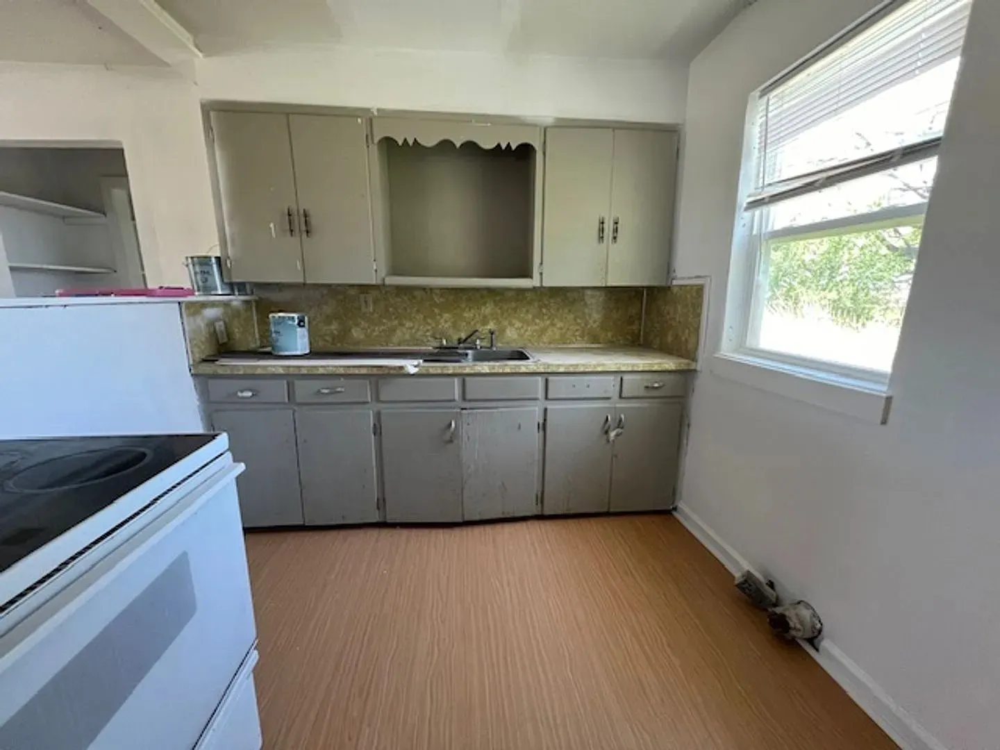 Single Family Residence For Sale in Taylor County , 6409 Jennings Drive, Abilene, Texas 79606, 1 Bedroom, 1 Bathroom, Garage spaces, 800 Sqft, built in 1957, Price $125,000, mls#21341947, Real Estate Agent in Abilene, Homes For Sale in Taylor county, Homes For Sale in Abilene, Realtor in Abilene Texas, Real Estate Brokerage Independent Realty Texas, Luminita Cordes Realtor