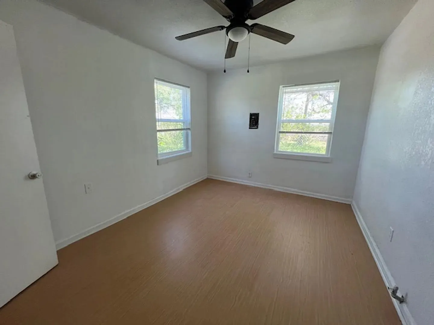 Single Family Residence For Sale in Taylor County , 6409 Jennings Drive, Abilene, Texas 79606, 1 Bedroom, 1 Bathroom, Garage spaces, 800 Sqft, built in 1957, Price $125,000, mls#21341947, Real Estate Agent in Abilene, Homes For Sale in Taylor county, Homes For Sale in Abilene, Realtor in Abilene Texas, Real Estate Brokerage Independent Realty Texas, Luminita Cordes Realtor